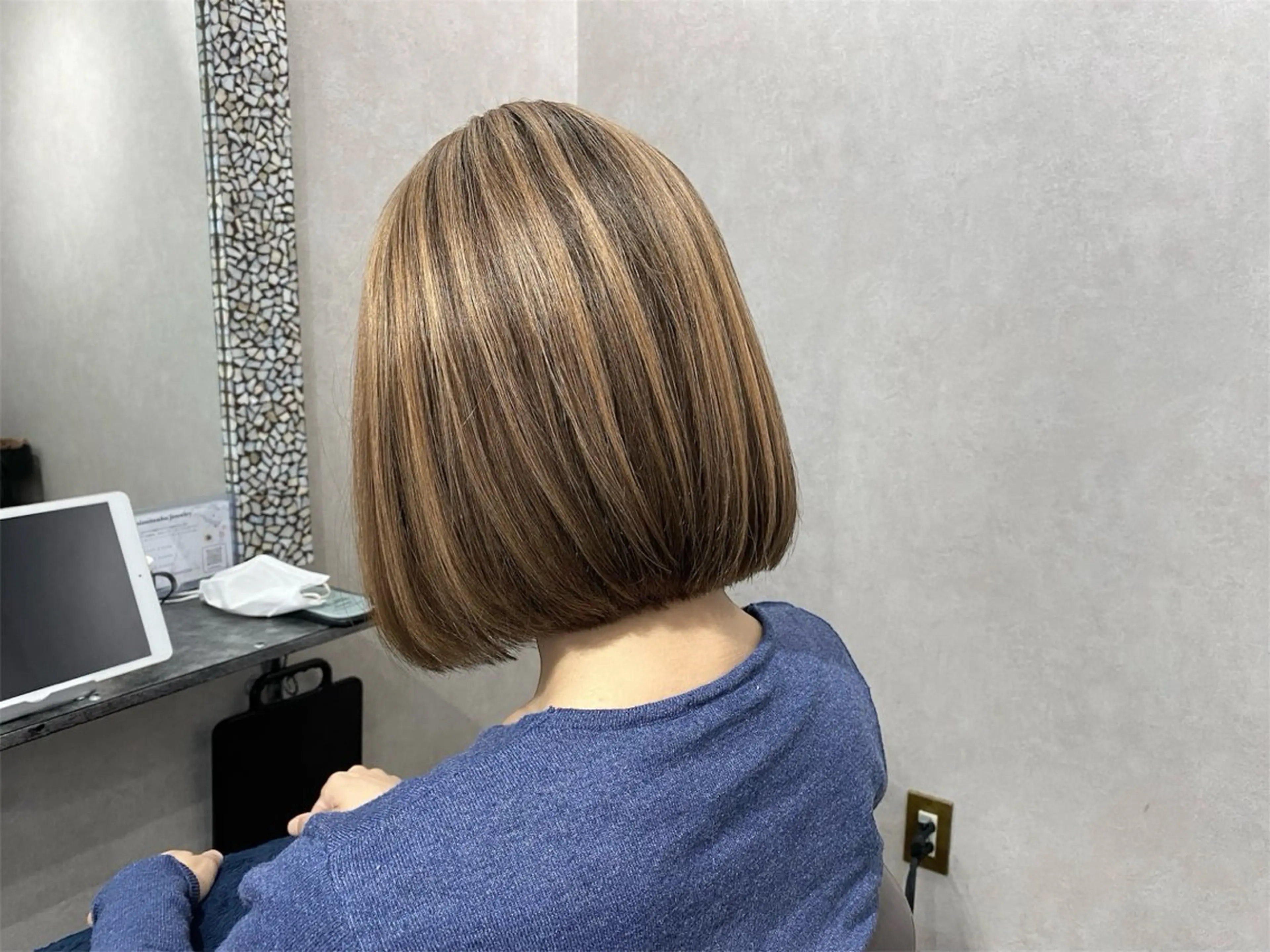 ミディアム カット ヘアカラー _White所属・ＳＨＩ ＺＵのヘアスタイル