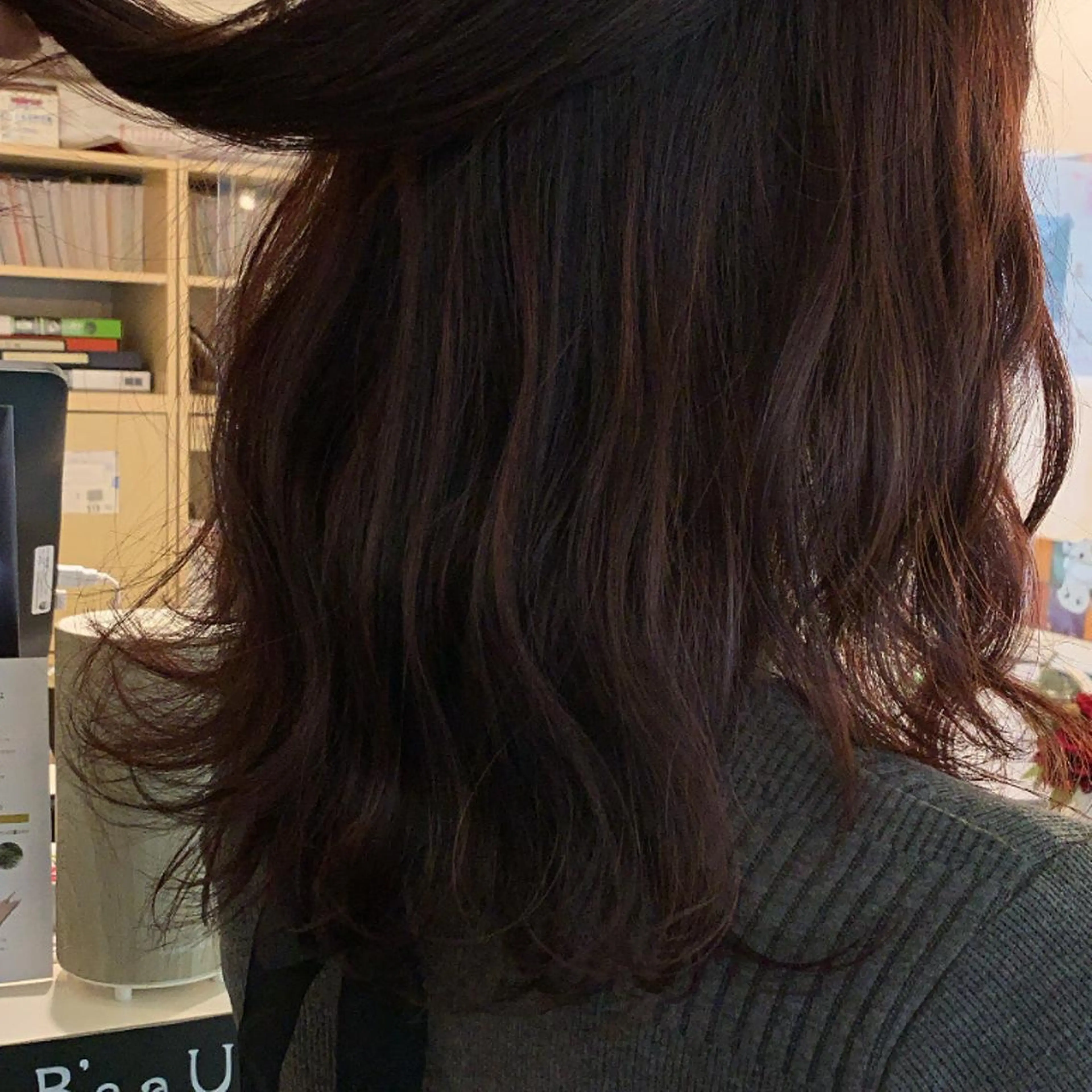 ロング ピンクブラウン ハイライト 黒田 優衣のヘアスタイル