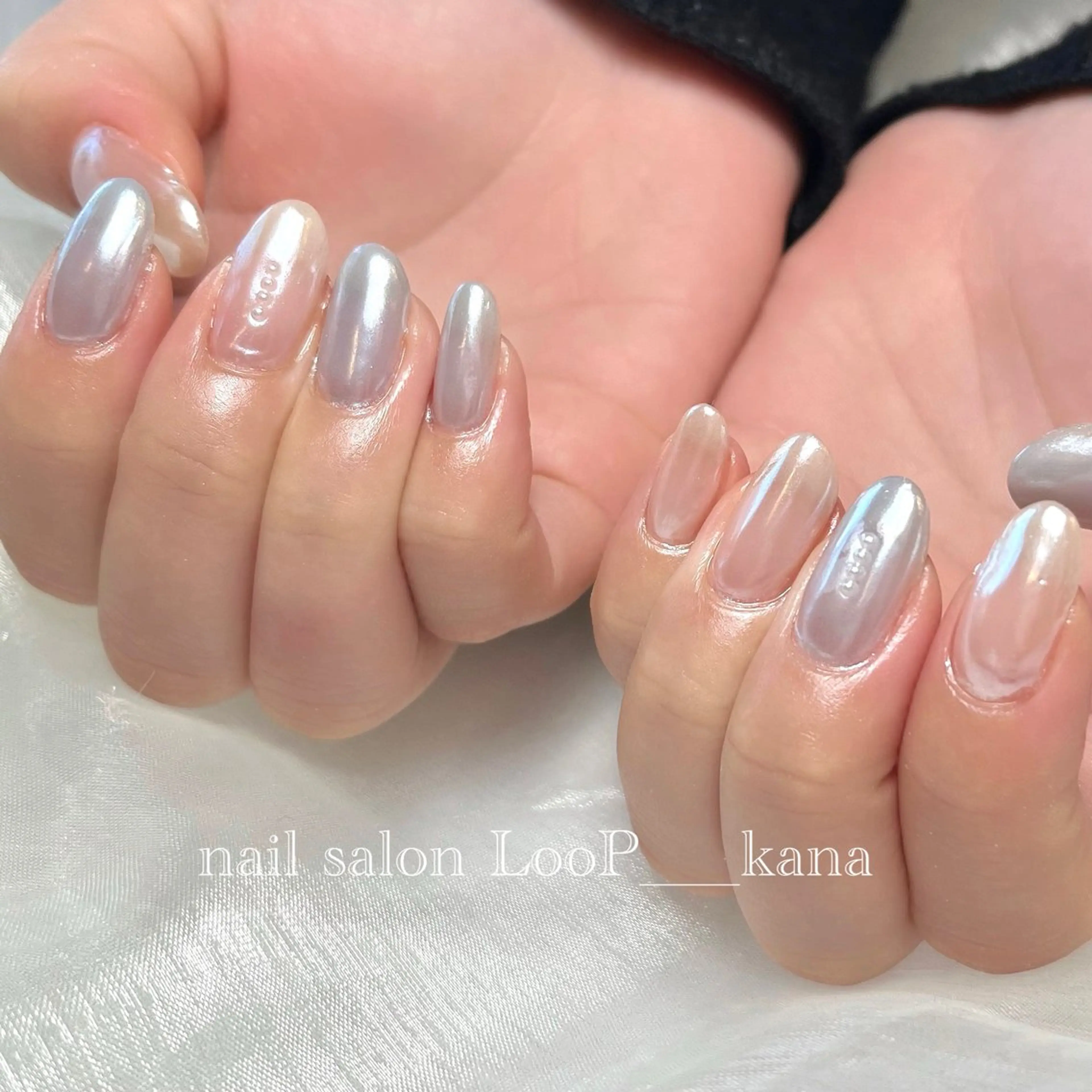 ネイル オーロラネイル 水色 ミラーネイル ハンドネイル ネイルモデル募集中 LooP-kanaのネイルデザイン