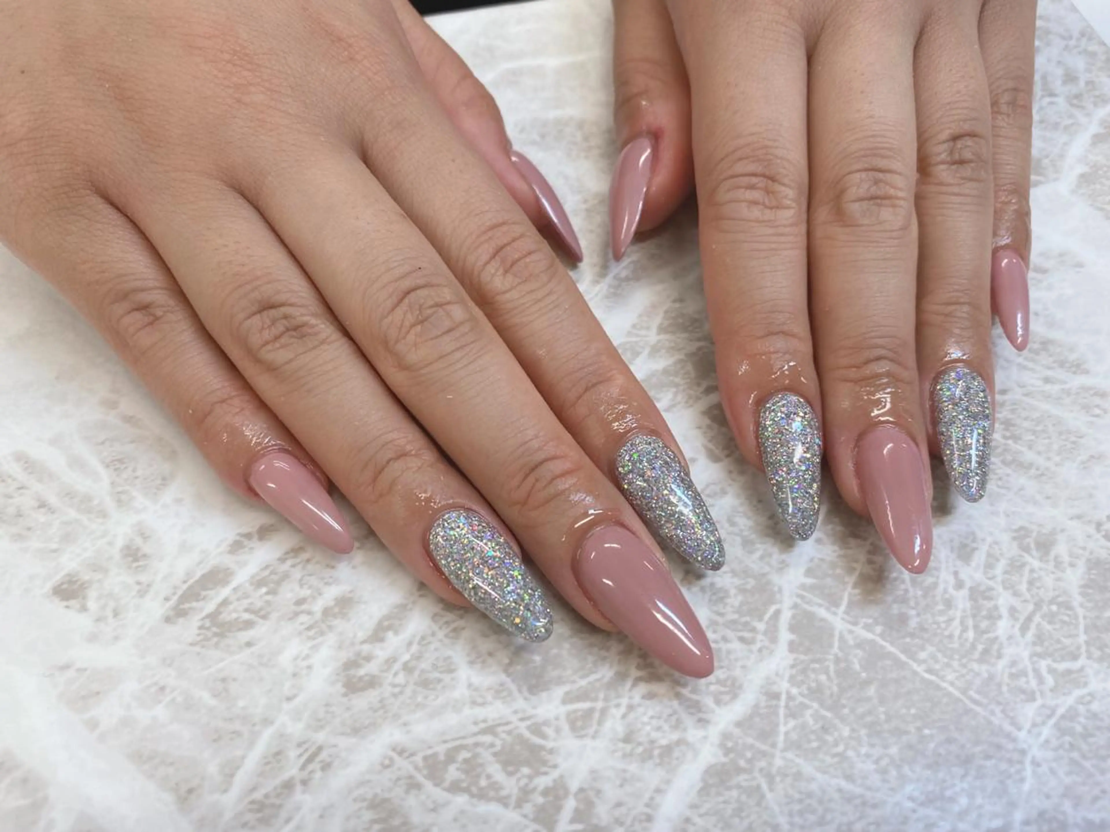 ネイル 長さ出し ロングネイル ワンカラーネイル シンプルネイル ネイルチップ ハンドネイル salon Lilouのネイルデザイン