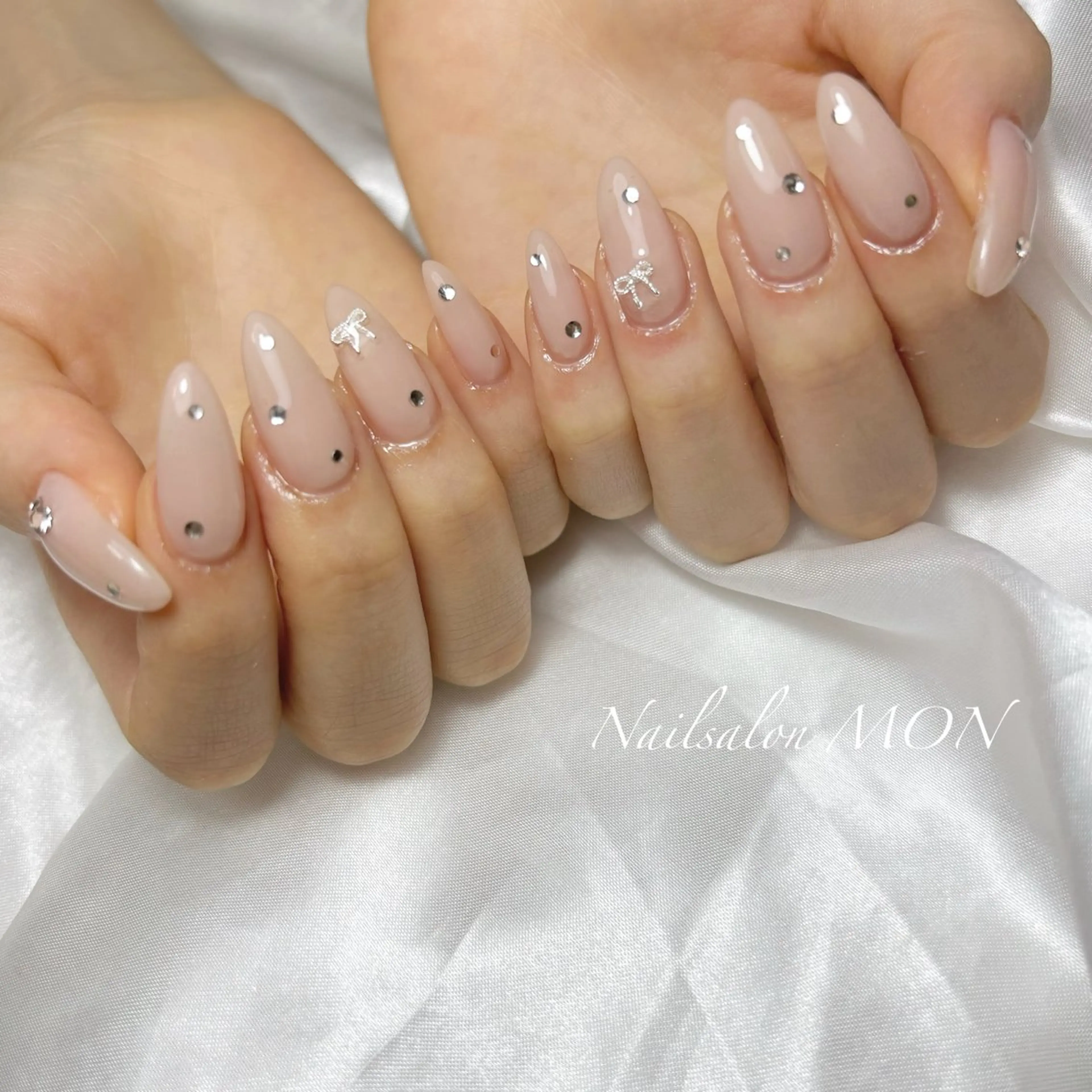 ネイル ストーンネイル ハンドネイル Nailsalon MONのネイルデザイン