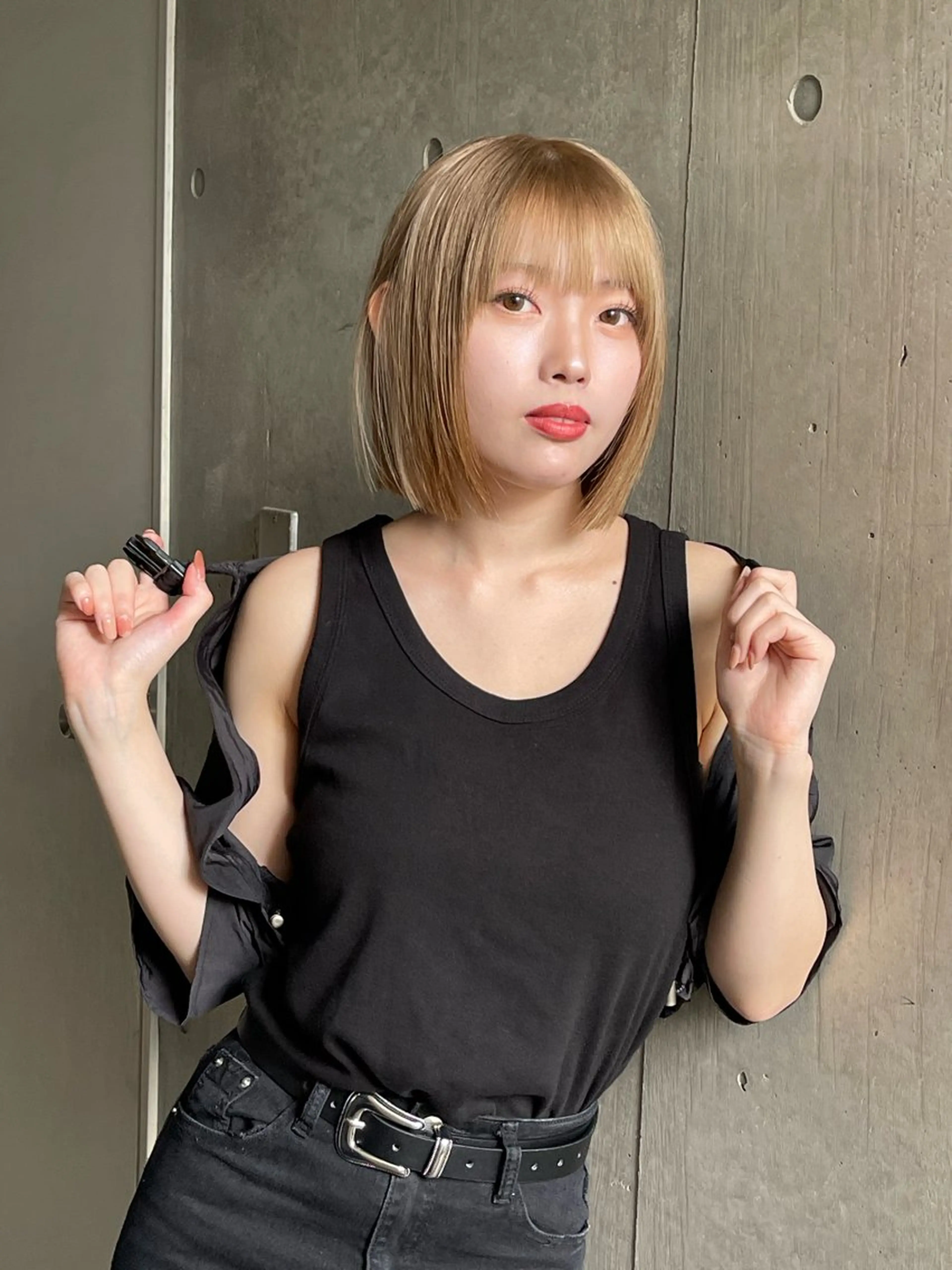 ショート ボブ 顔まわりレイヤー デザインカットのヘアスタイル