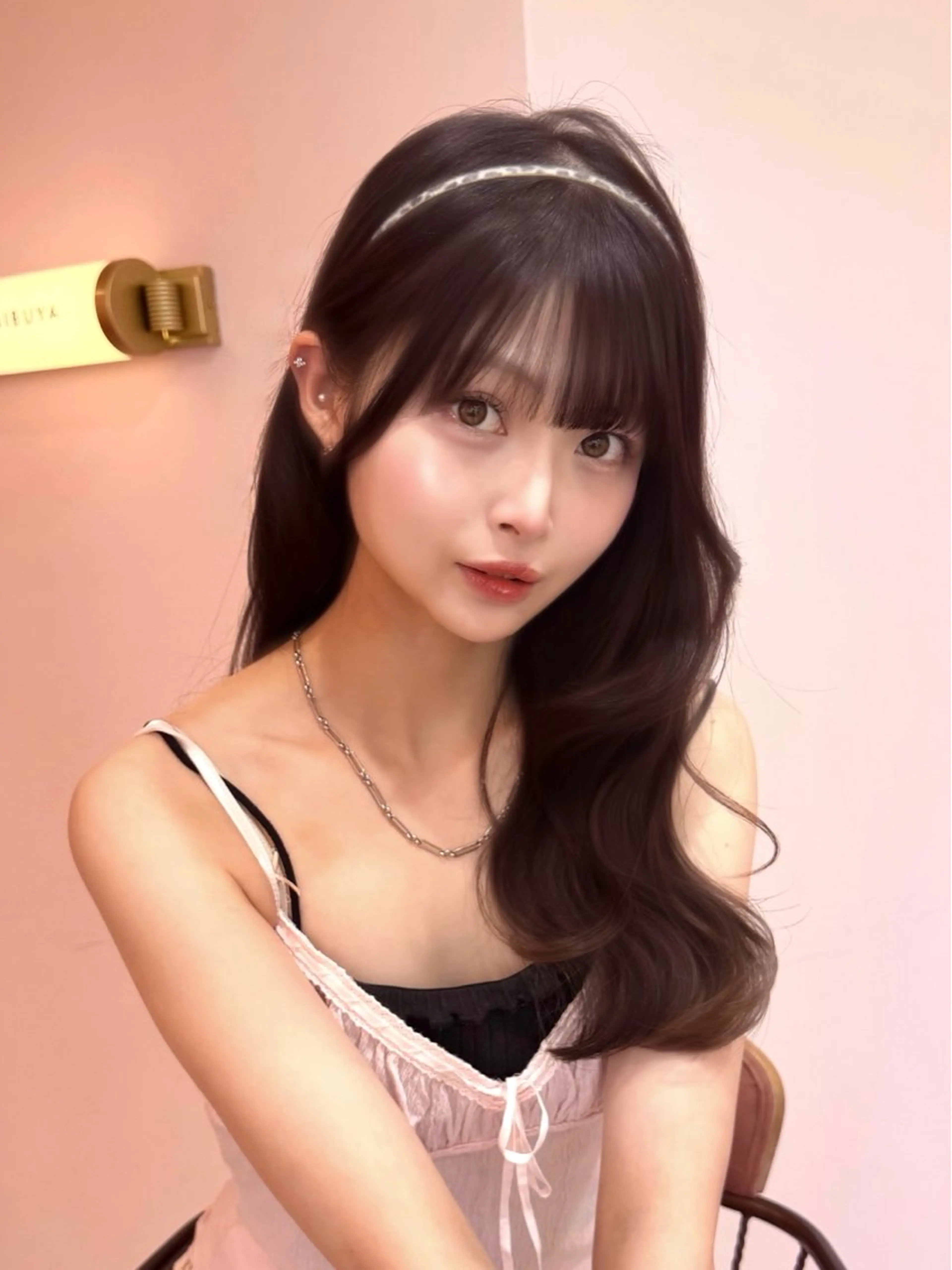 セミロング カラー ベージュカラー ブリーチ ブラウンカラー チョコレートブラウン 透明感カラー カット ヘアカラー トリートメント 渋谷/韓国ヘア/ 顔まわり♡Ayakaのヘアスタイル