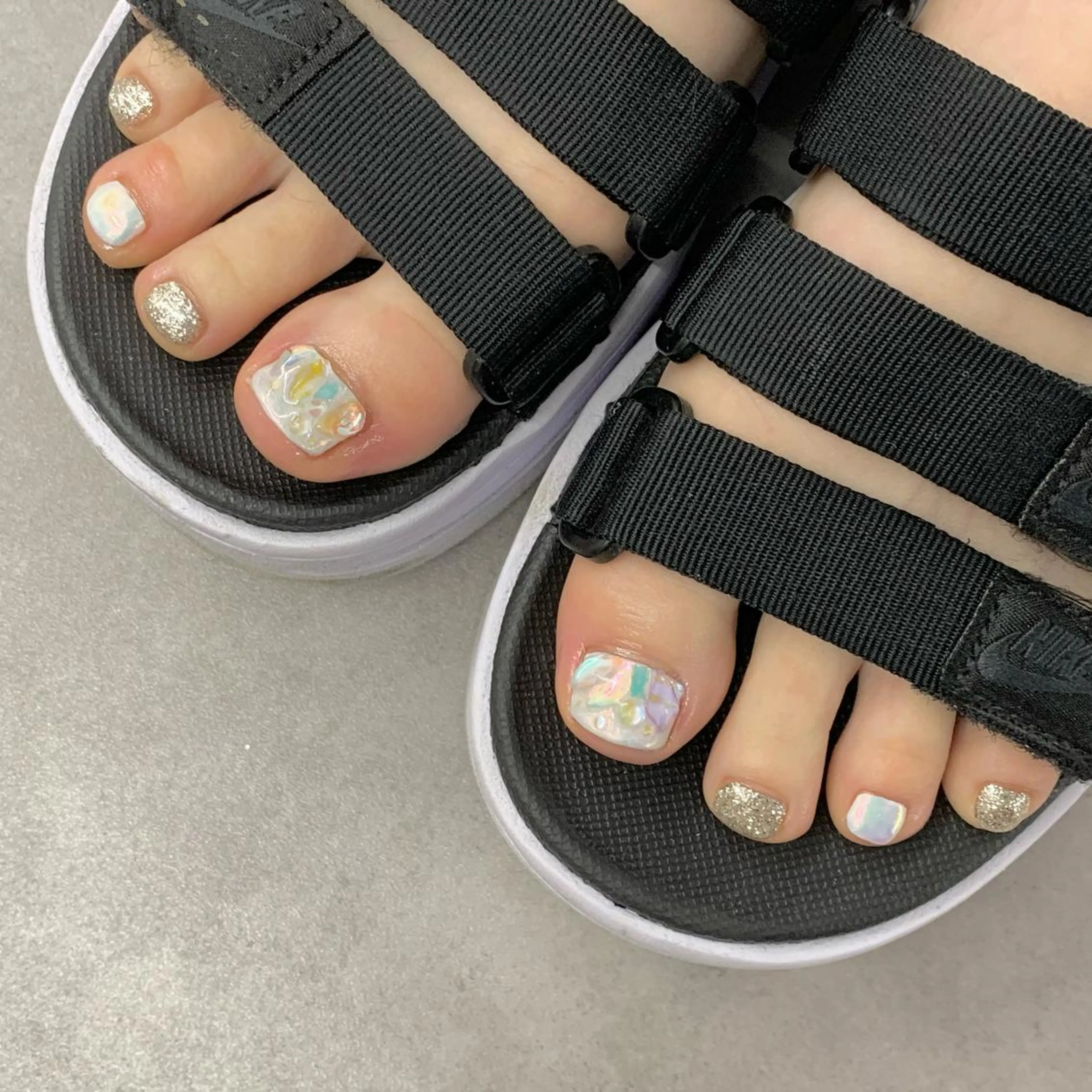 ネイル フットネイル マキノ ユイのネイルデザイン