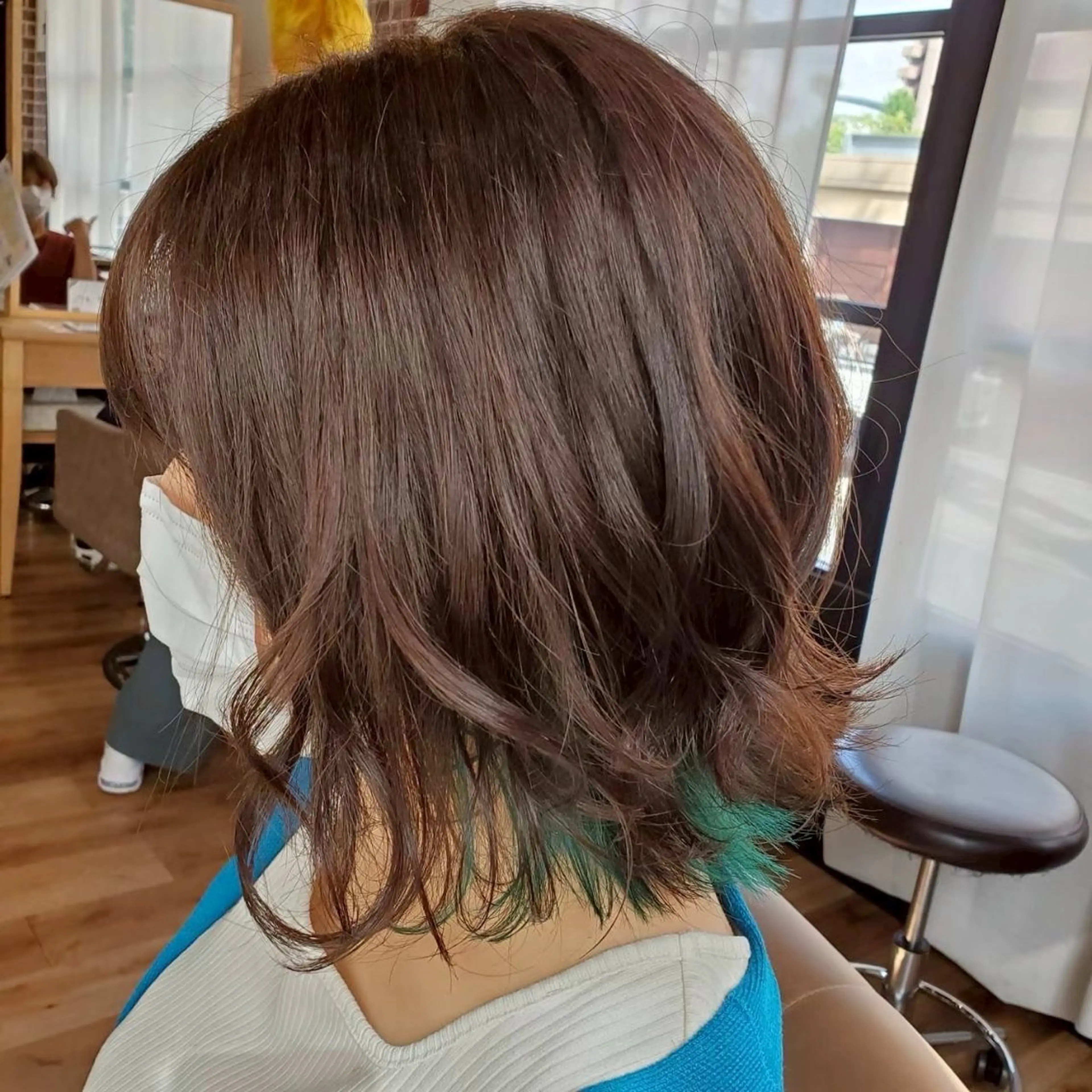 カラー 岡北 さくらのヘアスタイル