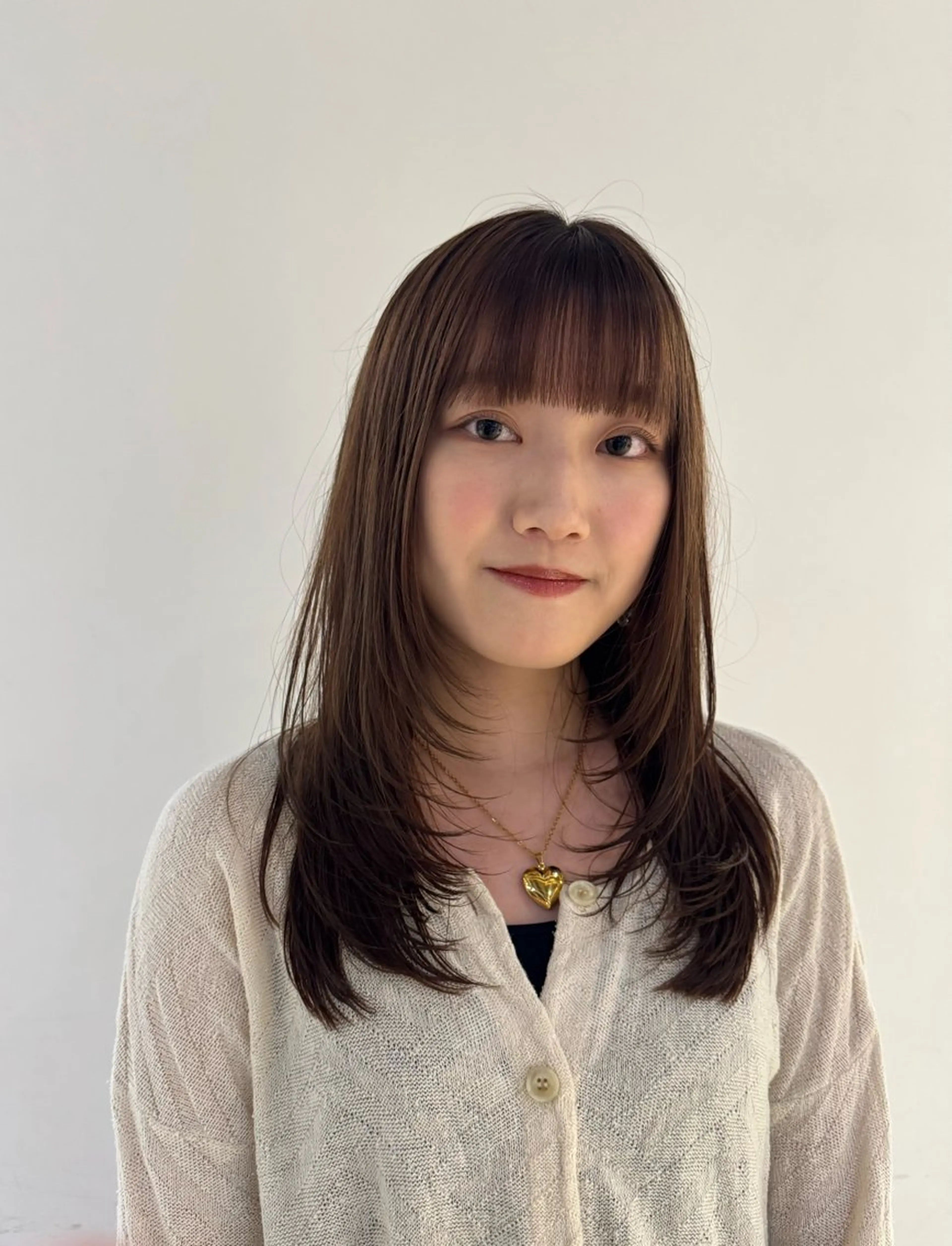 ミディアム 黒染め落とし ムラ修正　ハイトーンのヘアスタイル