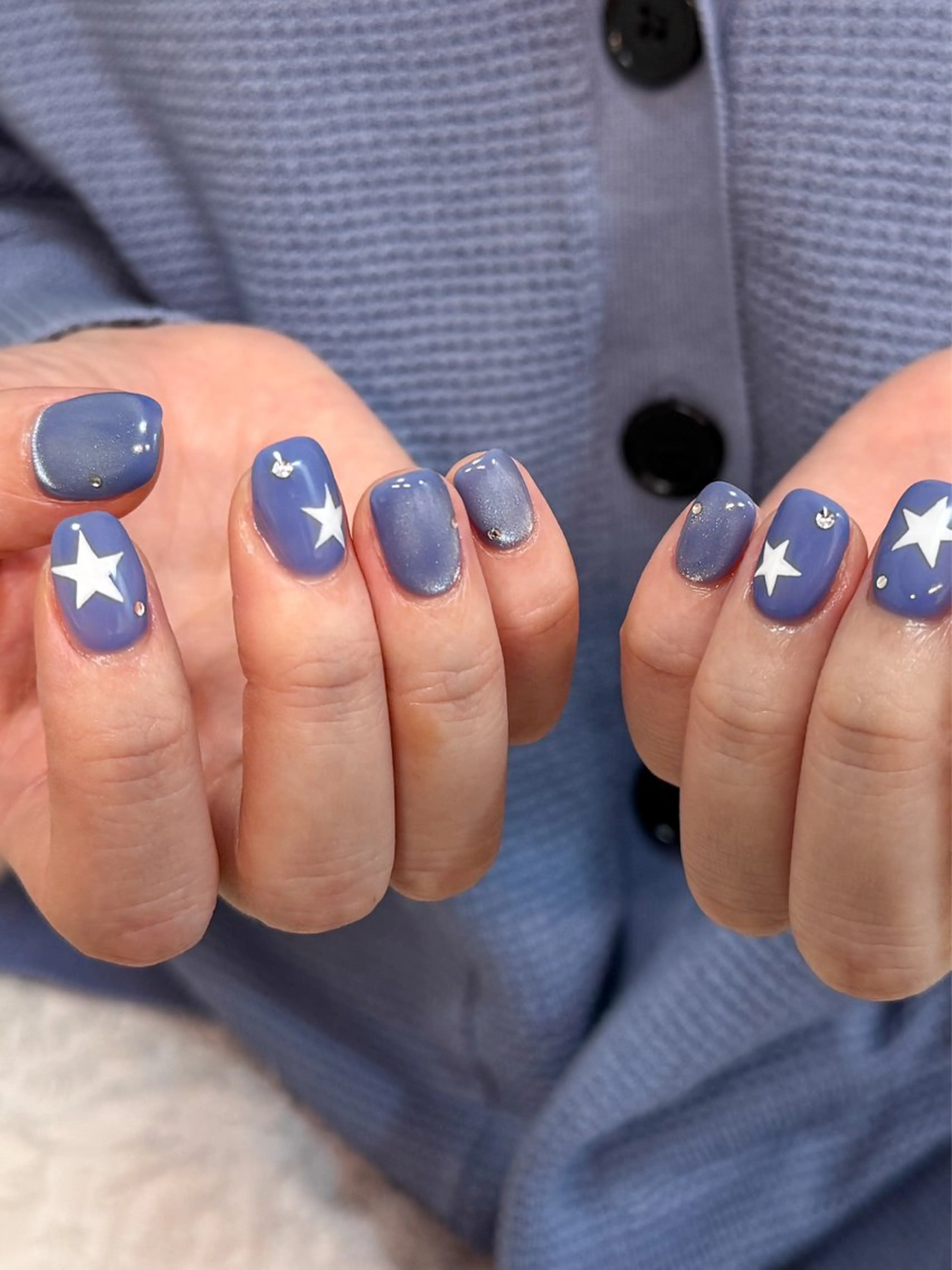 ネイル ブルー ジェルネイル 韓国ネイル マグネットネイル パラジェル ハンドネイル pointillé .ayaのネイルデザイン