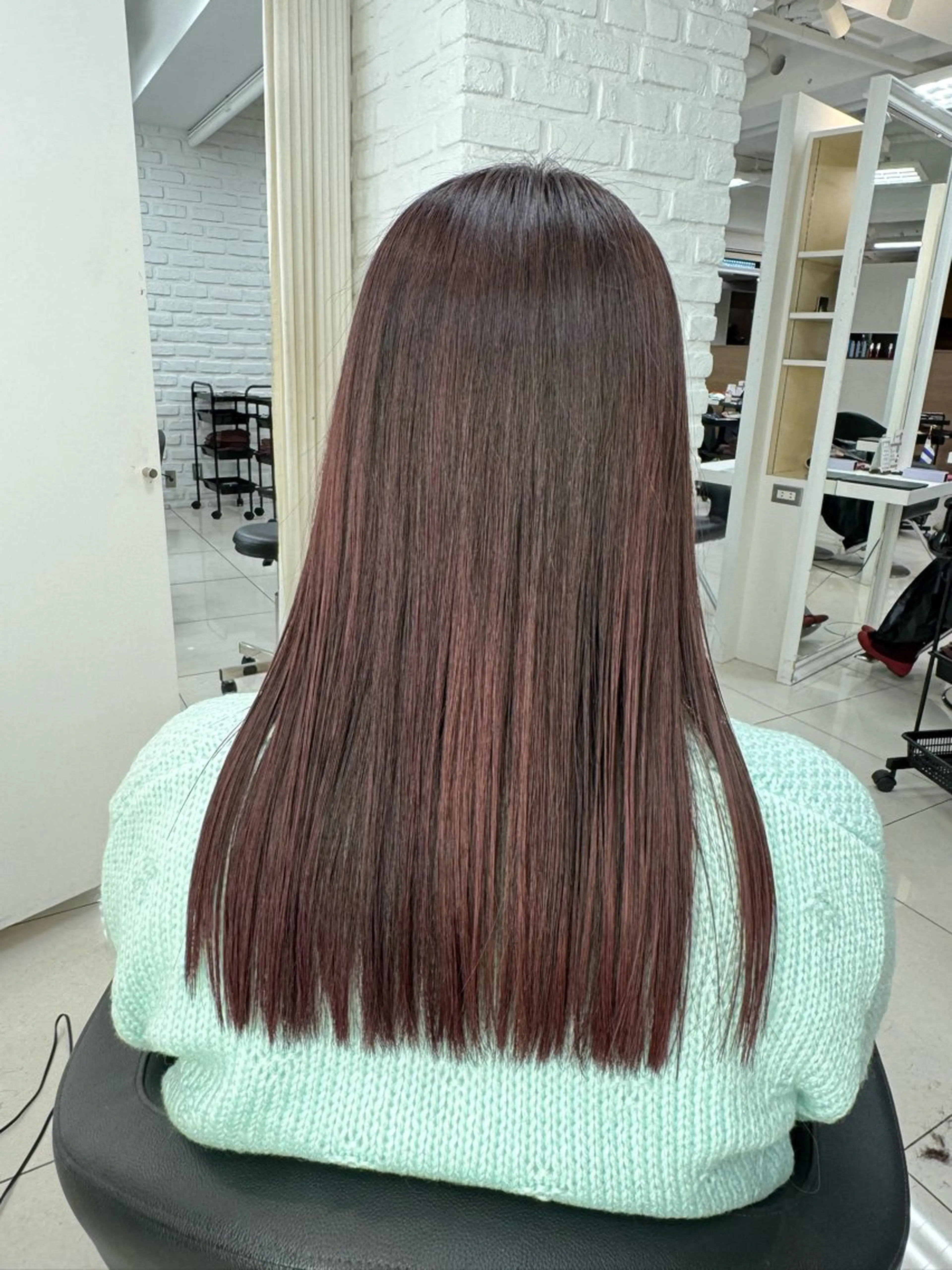 ロング カラー バレイヤージュ ボルドーカラー ピンクカラー レイヤーカット カット ヘアカラー トリートメント 【髪質改善】 kasumi🌷🌷のヘアスタイル