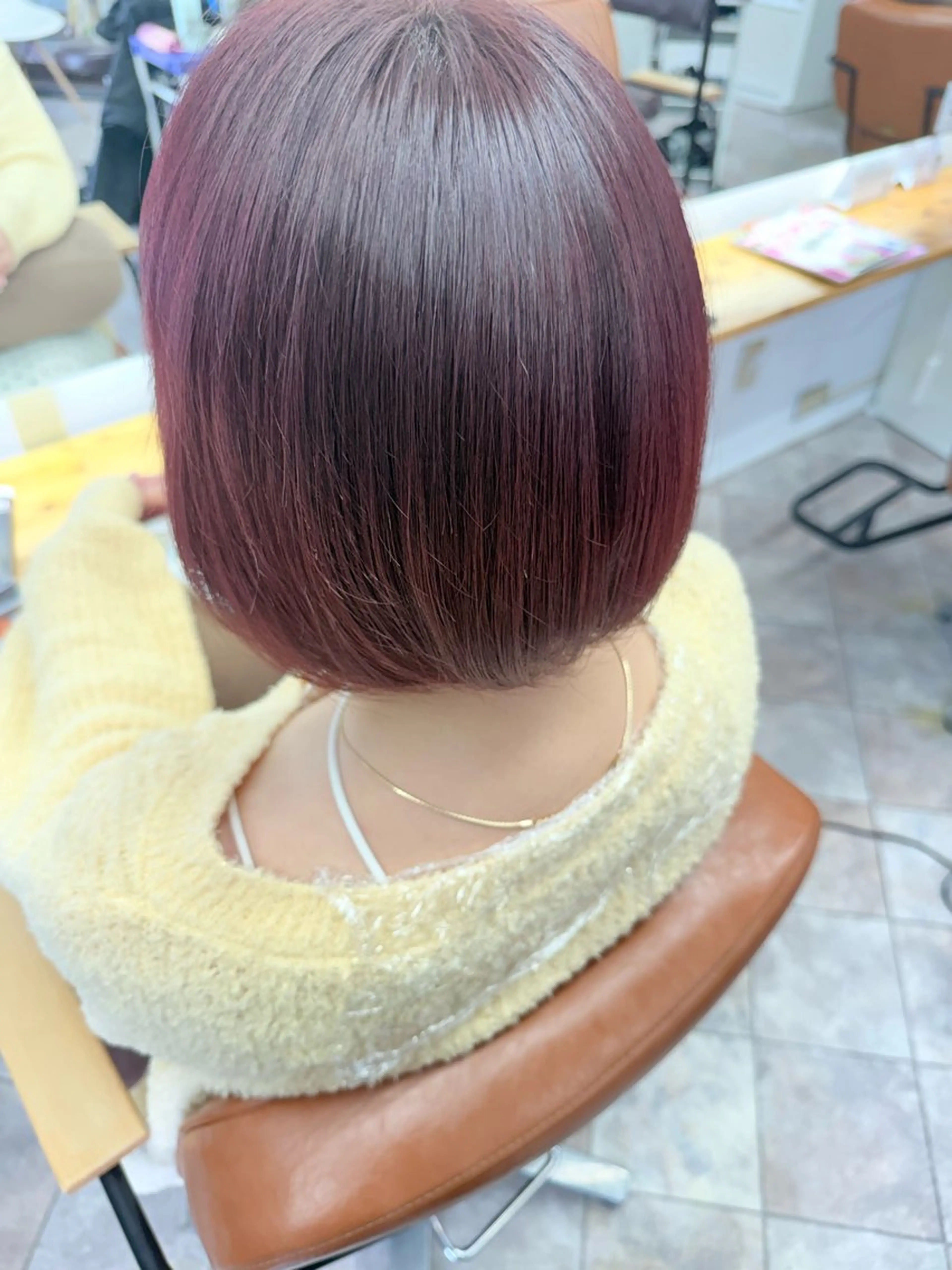 ショート カラー ボルドーカラー 永木 楓のヘアスタイル