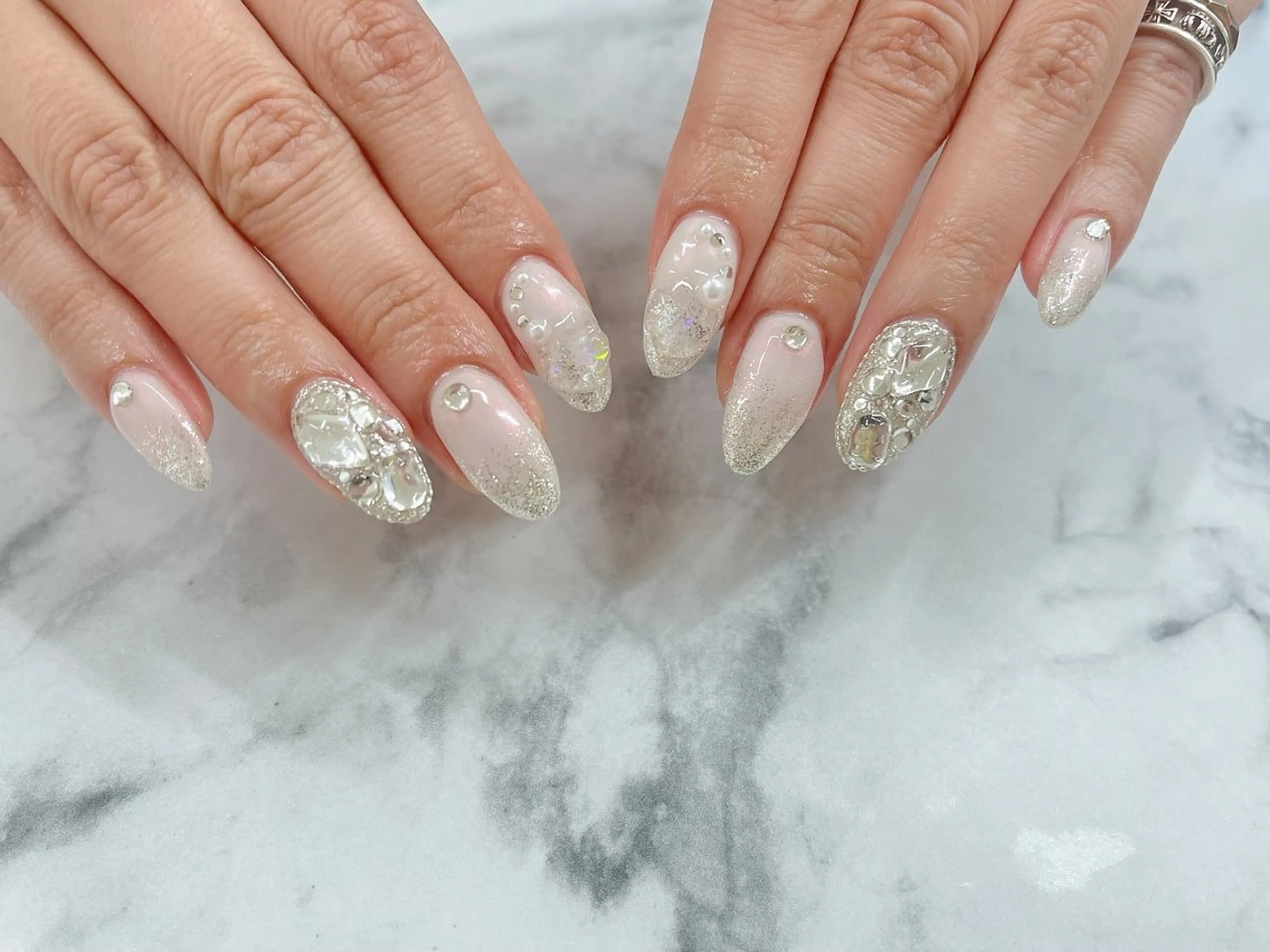 ネイル ハンドネイル ハンドケア Regene ARAKIのネイルデザイン