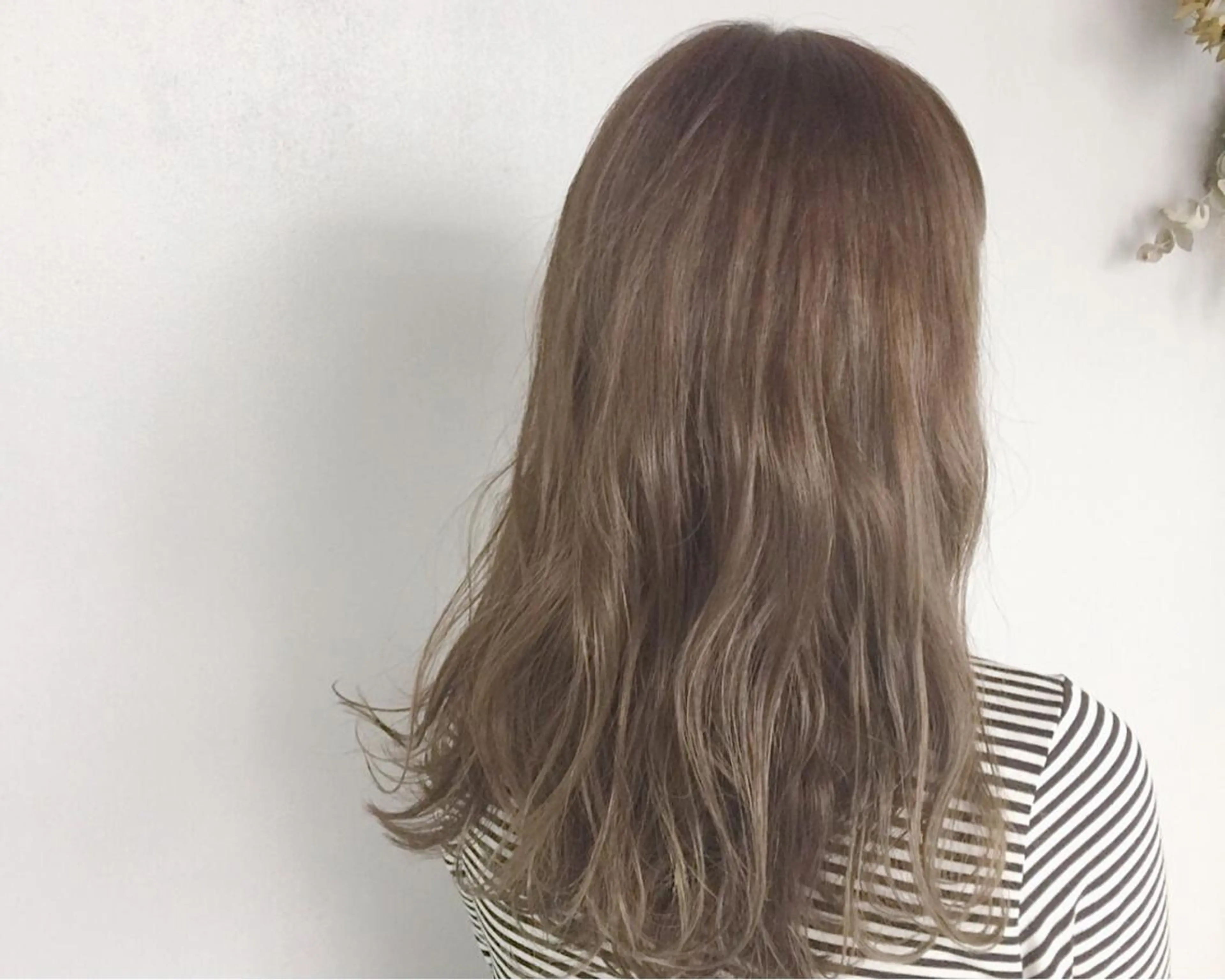 ミディアム カラー VIRETTA 【ヴィレッタ】のヘアスタイル