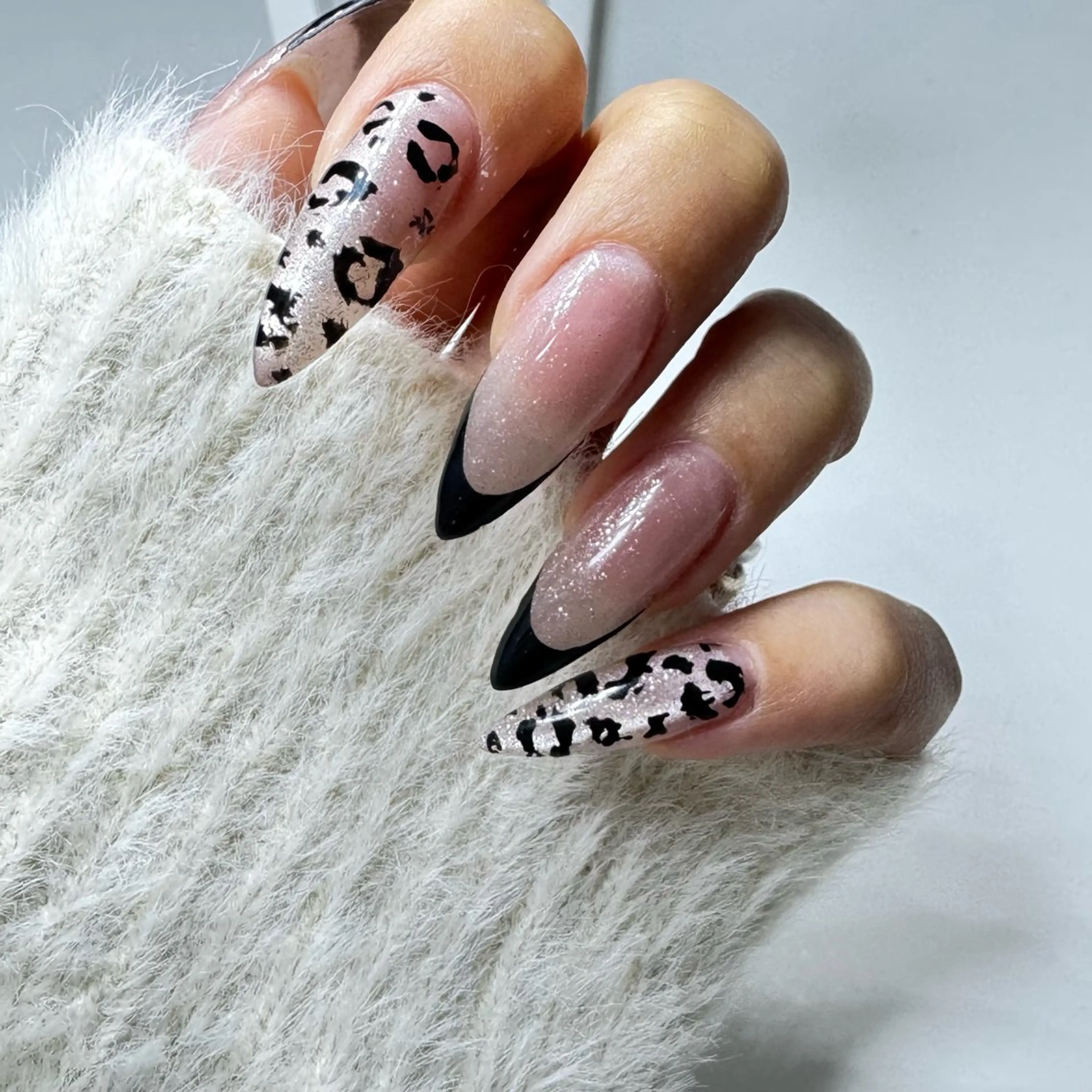ネイル アニマル柄 フレンチネイル ハンドネイル K suzuのネイルデザイン
