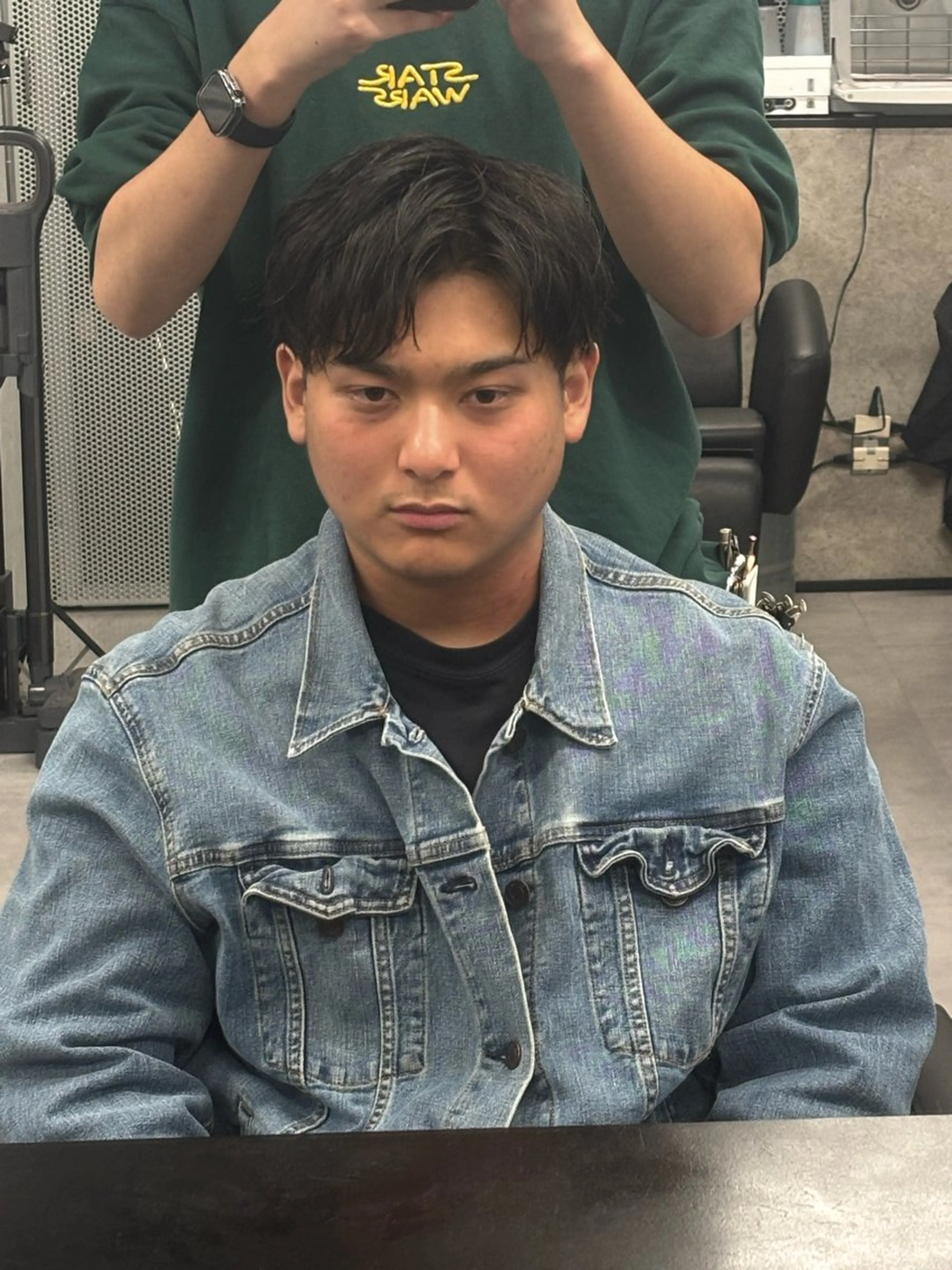 ショート メンズ マッシュ 刈り上げ 波巻き/ツイスパ/ 短髪/鈴木俊也のヘアスタイル