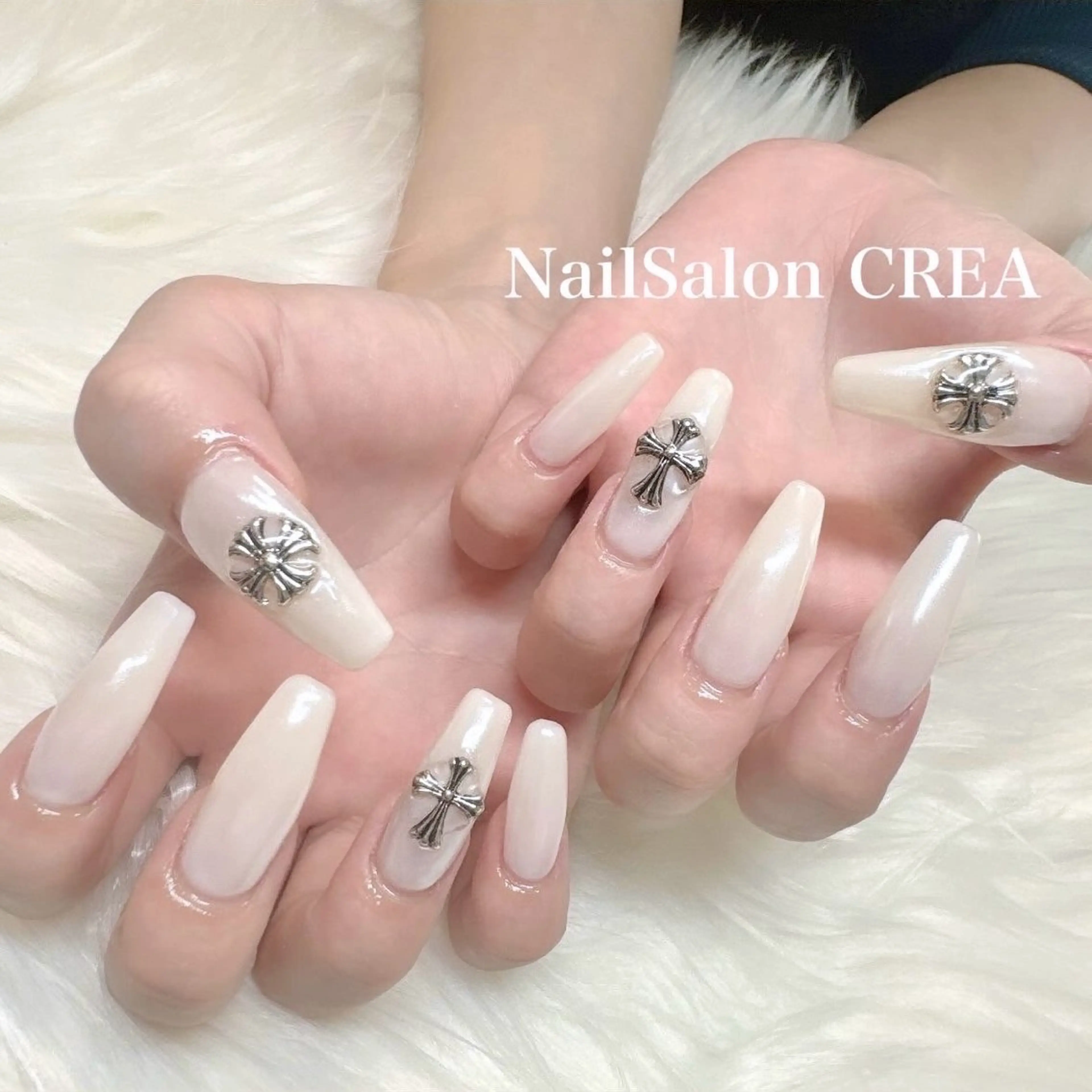 ネイル ミラーネイル ホワイト ハンドネイル NailSalon CREAのネイルデザイン
