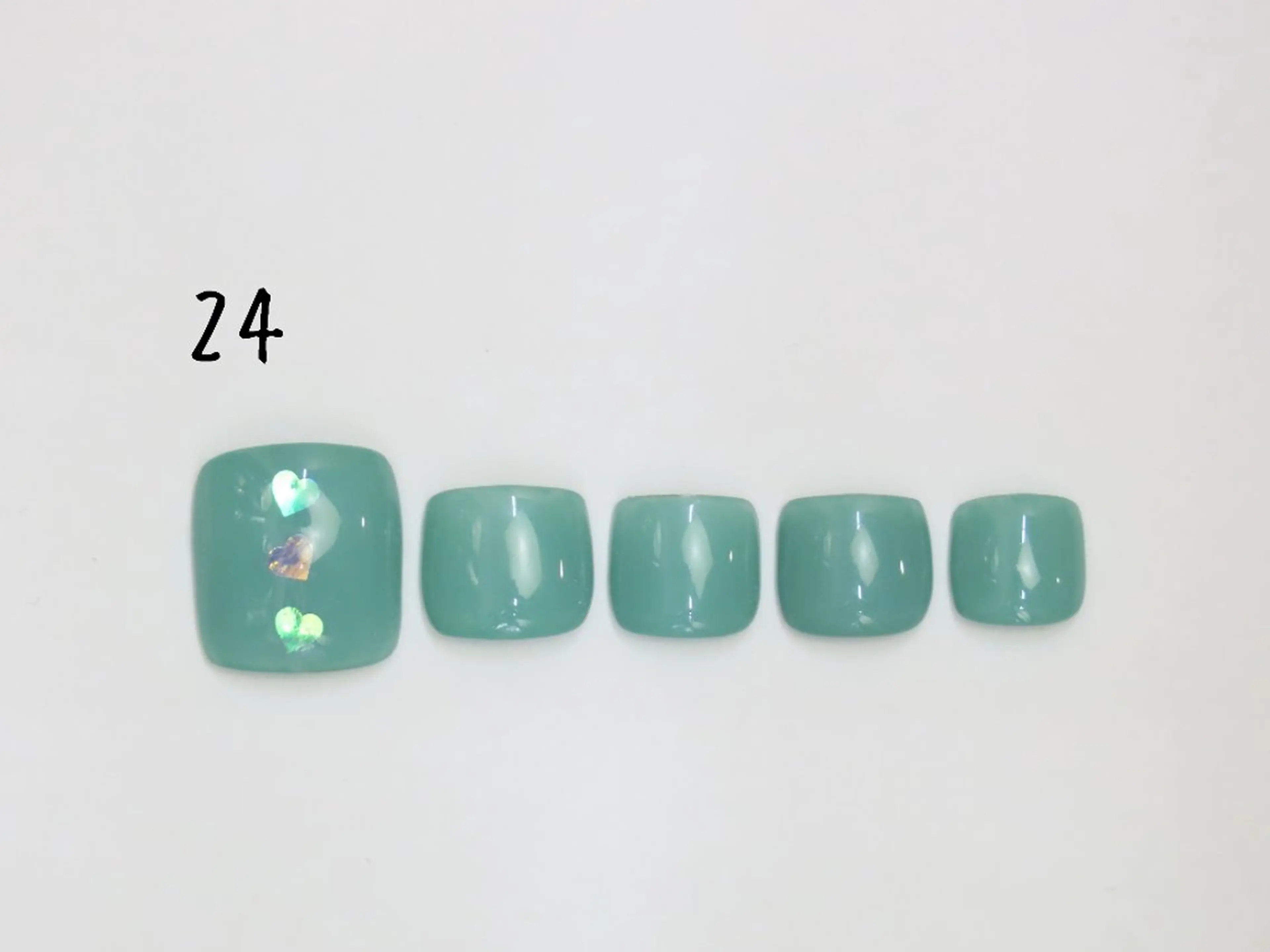 ネイル フットネイル Maum 新潟店のマツエク・マツパデザイン