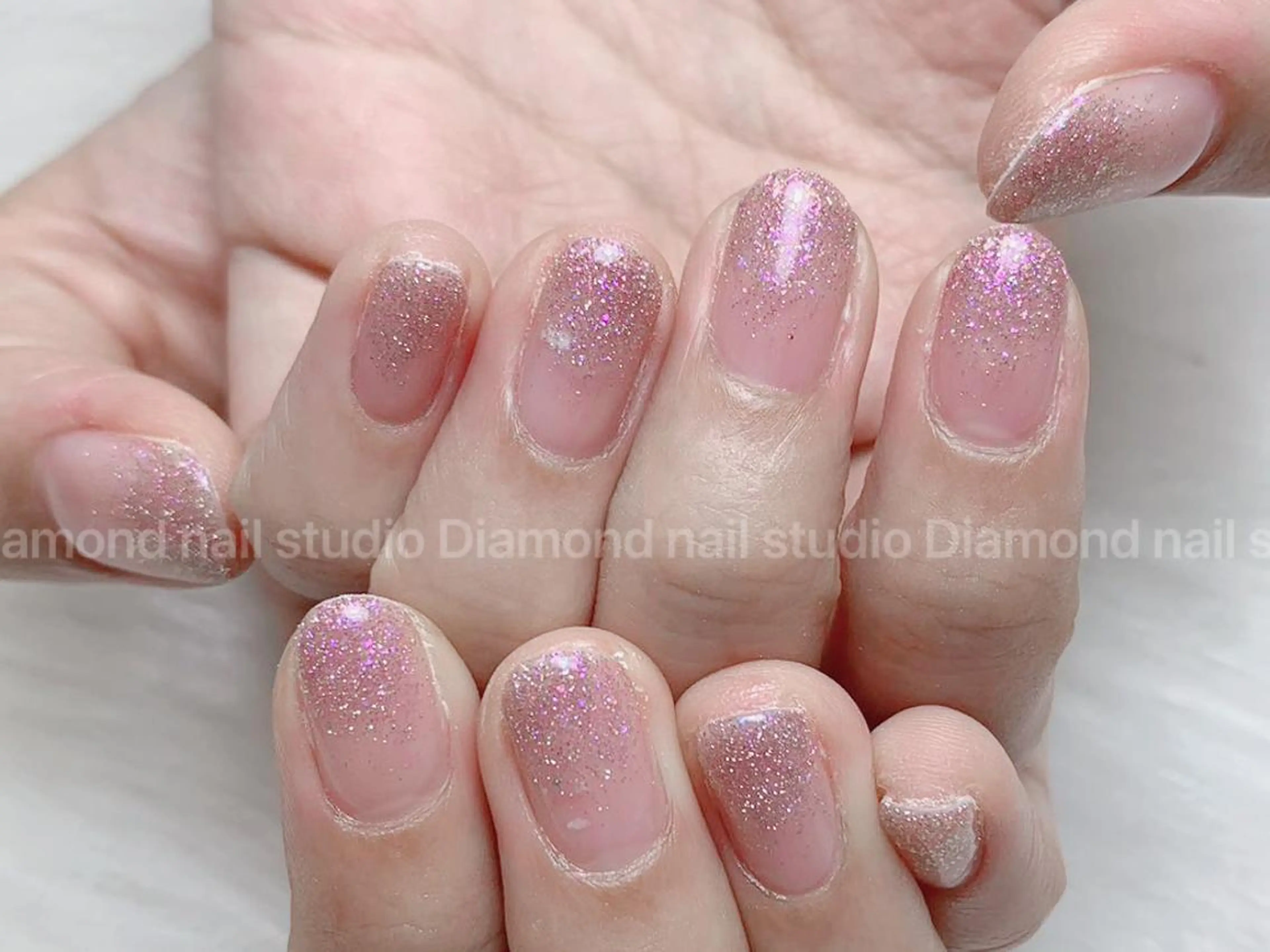 ネイル アートネイル オーロラネイル ガーリー キラキラネイル 韓国ネイル ハンドネイル ハンドケア Plenty 🚢のネイルデザイン