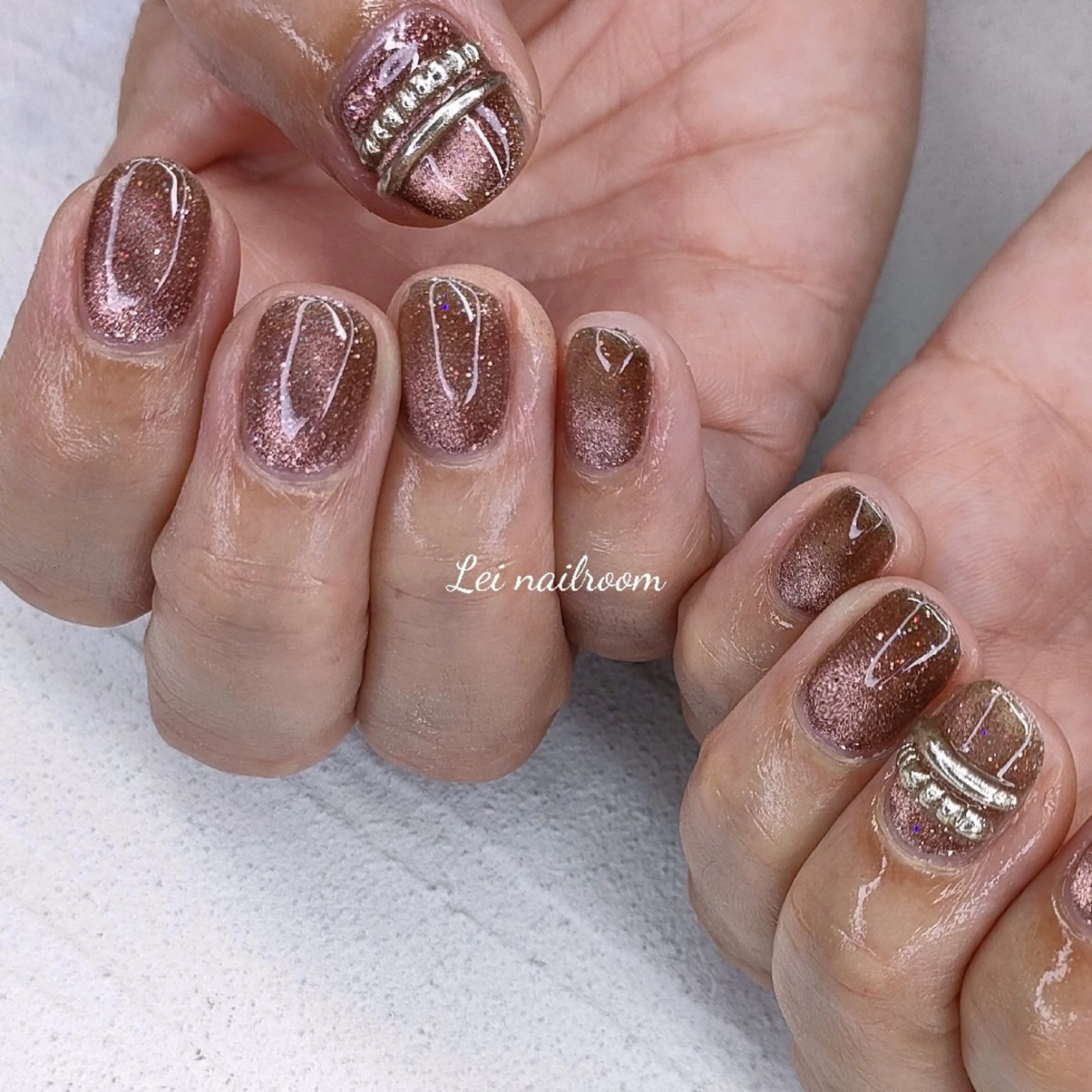ネイル アートネイル ブラウン マグネットネイル lei🌼 nailroomのネイルデザイン