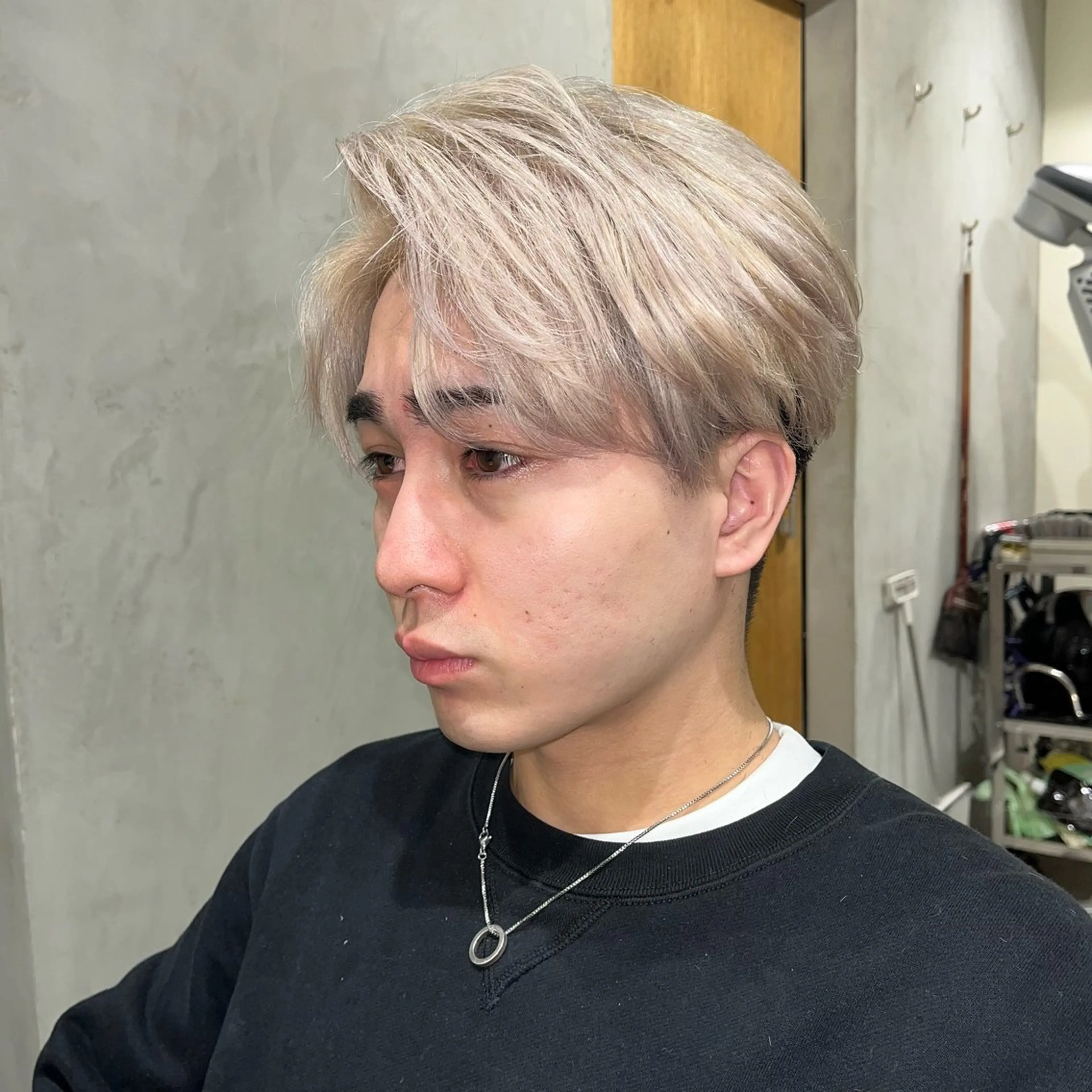 カラー メンズ 抜きっぱなしブロンド ブロンド ホワイトブロンド ヘアカラー 🦮shiori アイドルオタク🦮のヘアスタイル