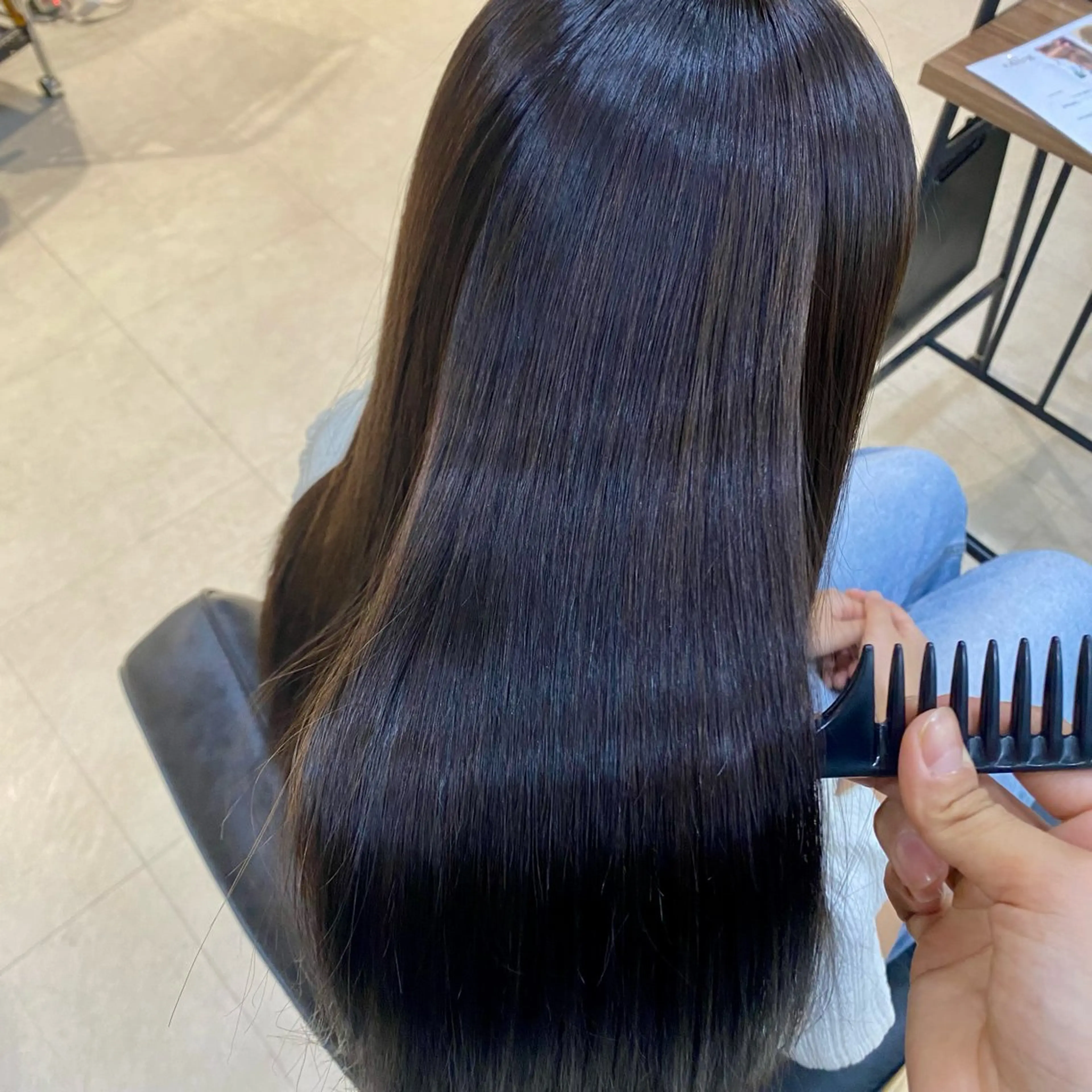 ロング カラー 惣木 菜穂のヘアスタイル