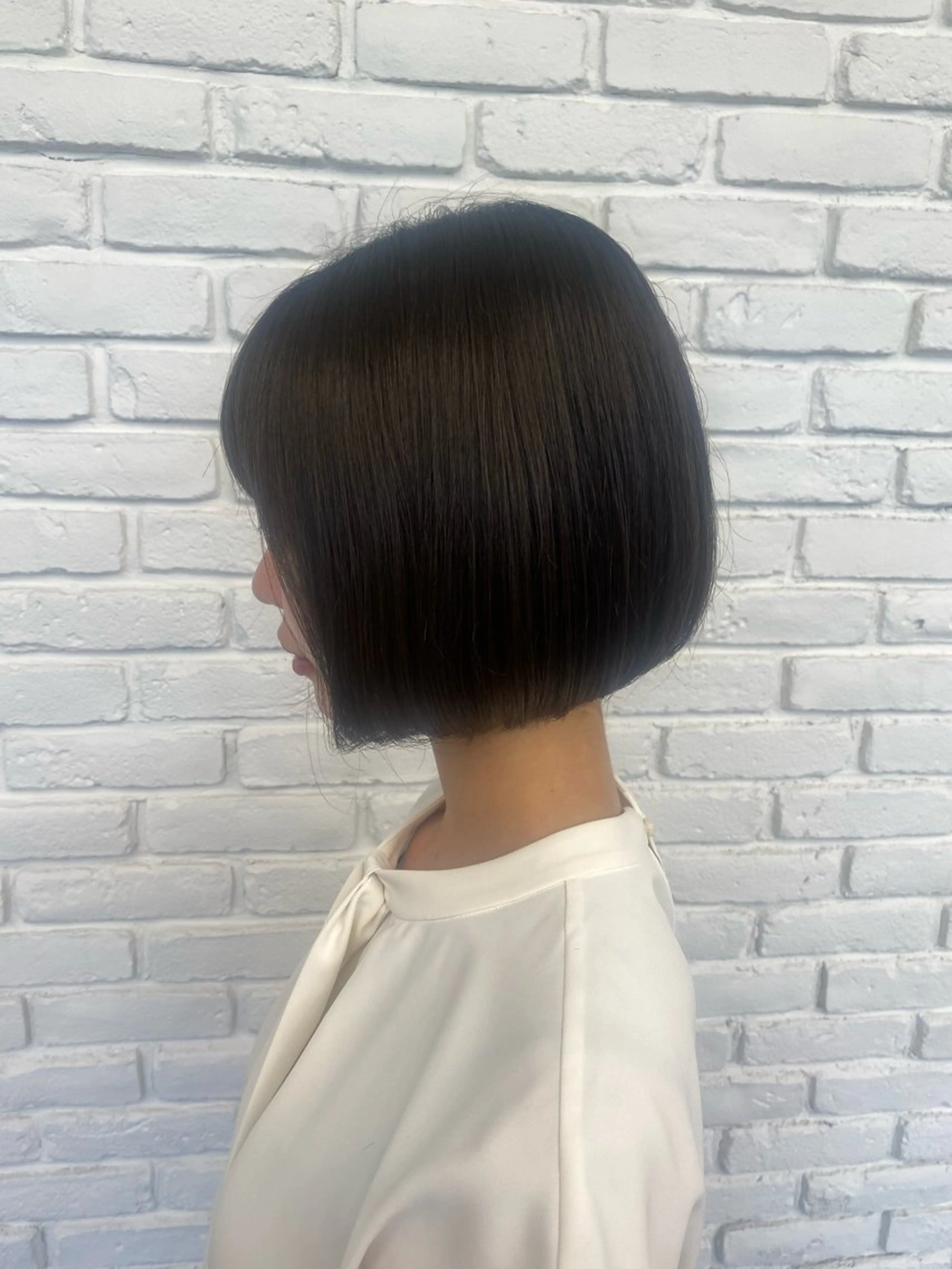 ショート 切りっぱなしボブ ボブ カット ヘアカラー トリートメント DIFINOaoyama所属・🎧ayaka/ボブ /透明感カラー🩵のヘアスタイル