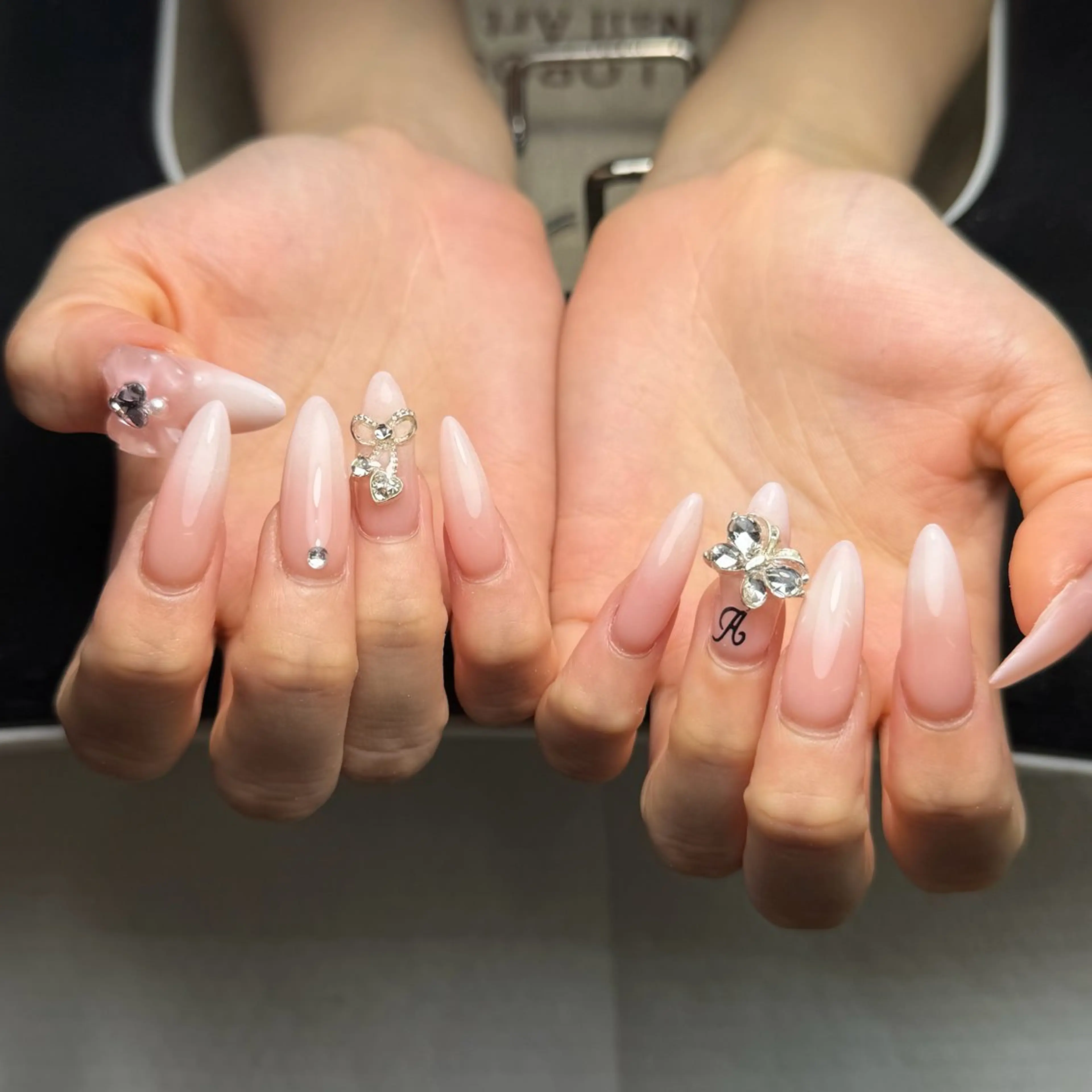 ネイル ハンドネイル ハンドケア いちご ちゃんのネイルデザイン