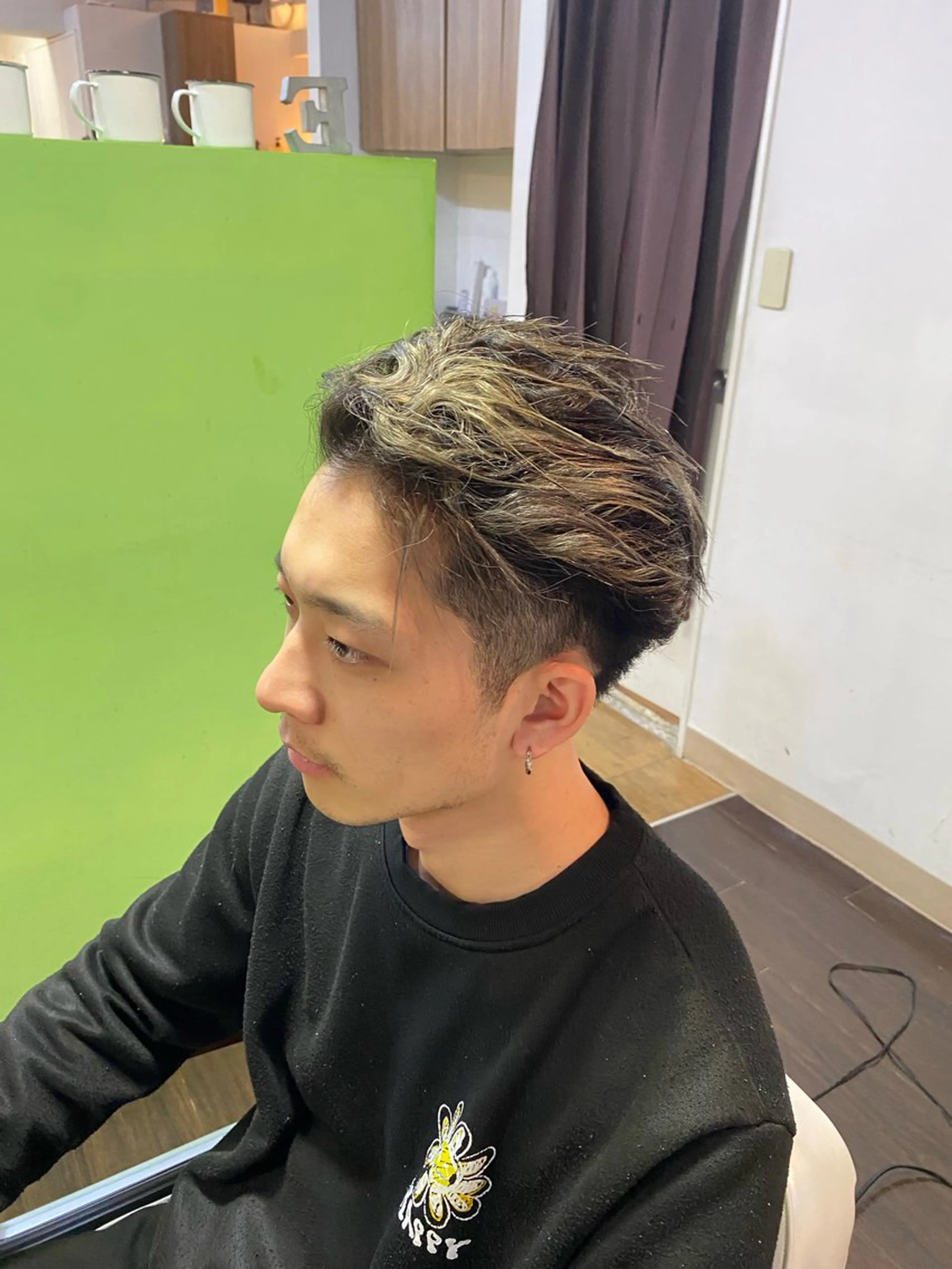 カラー パーマ ヘアアレンジ メンズ オールバック メンズハイライト ブロンド ハイライトカラー シルバー Jr.スタイリスト エシカル🌱松原大将のヘアスタイル