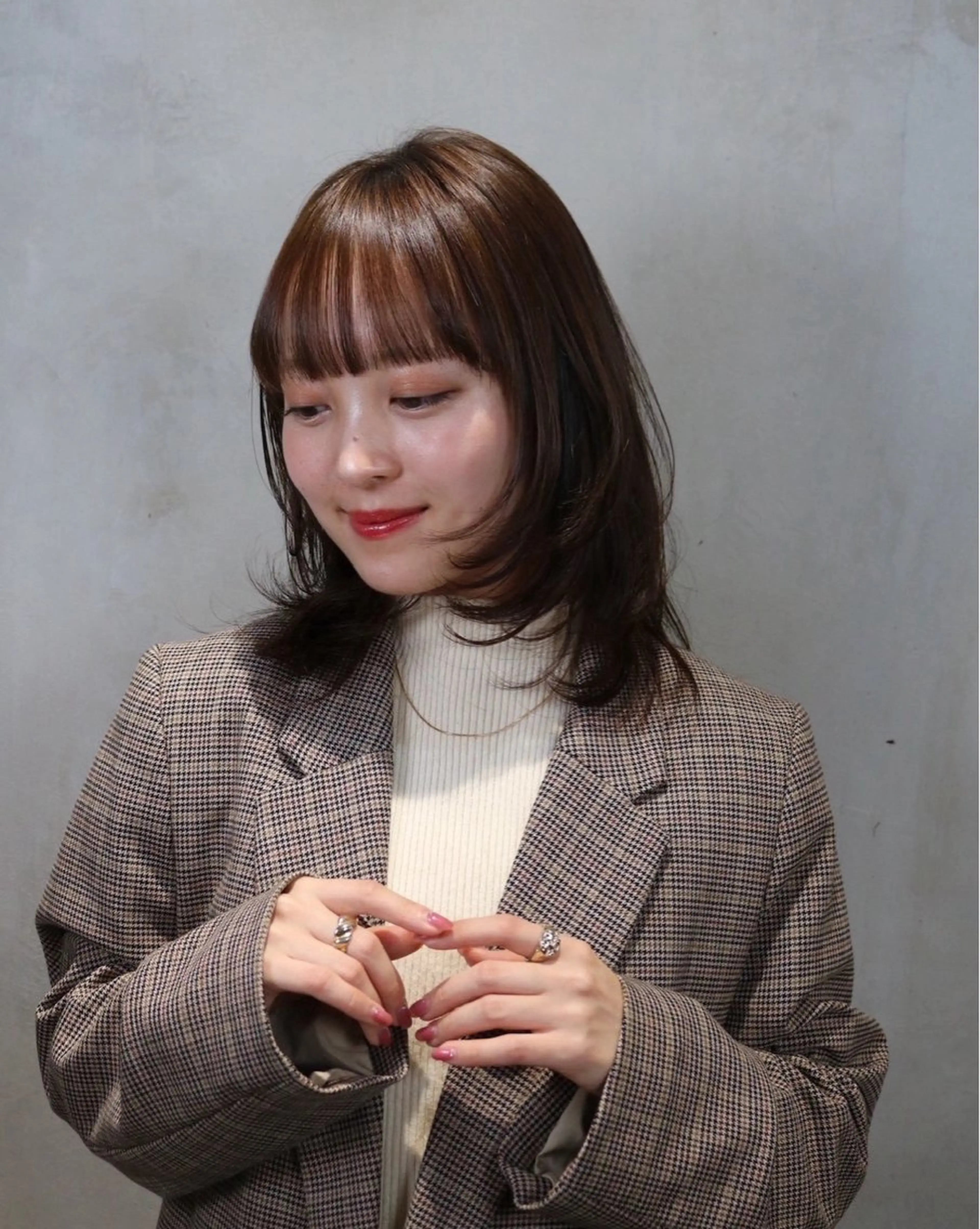 ミディアム 顔まわりレイヤー 顔周りカット レイヤーカット カット saya 🌟 レイヤー/ツヤ髪のヘアスタイル