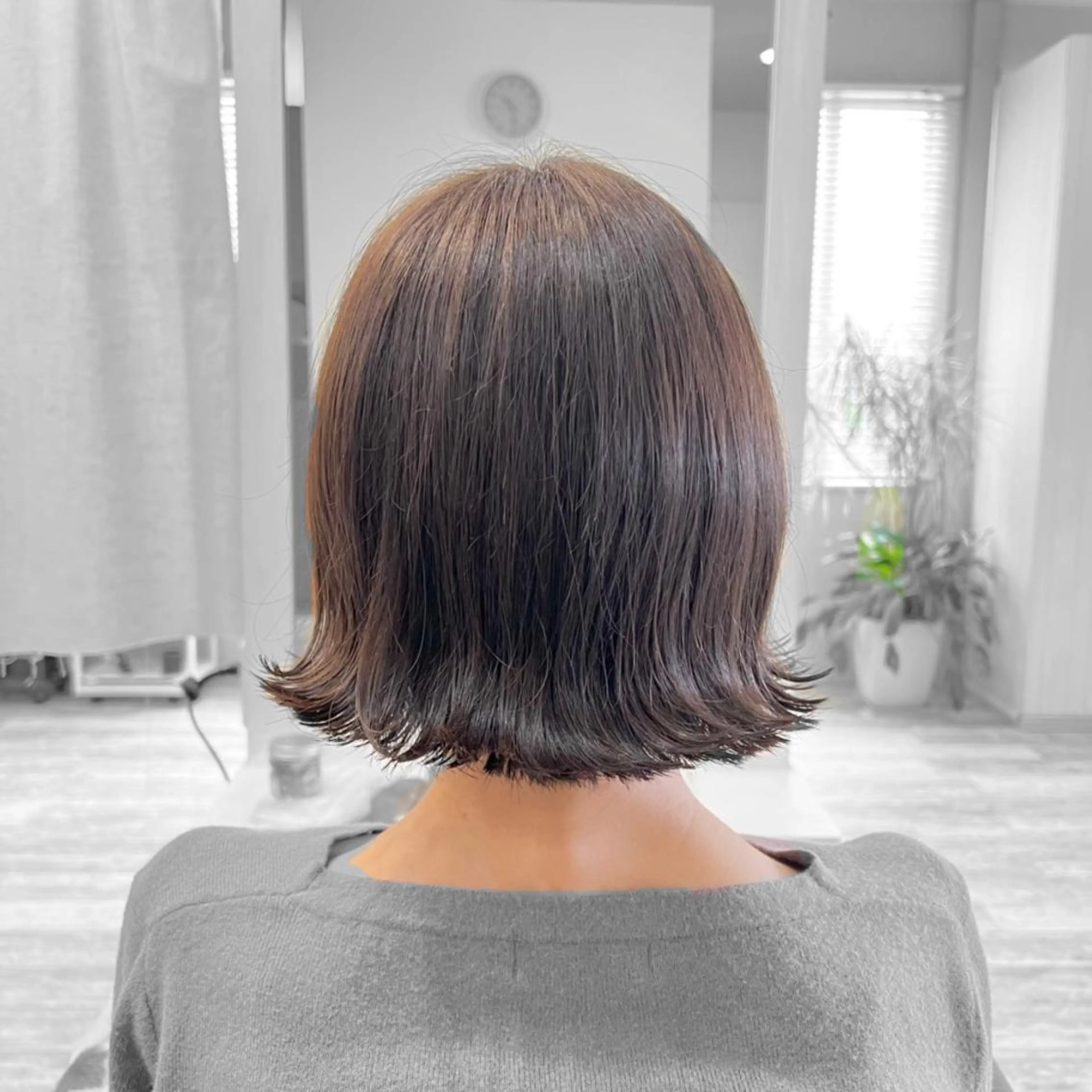 ショート アッシュ 鈴木遥幾 艶髪特化美容師のヘアスタイル