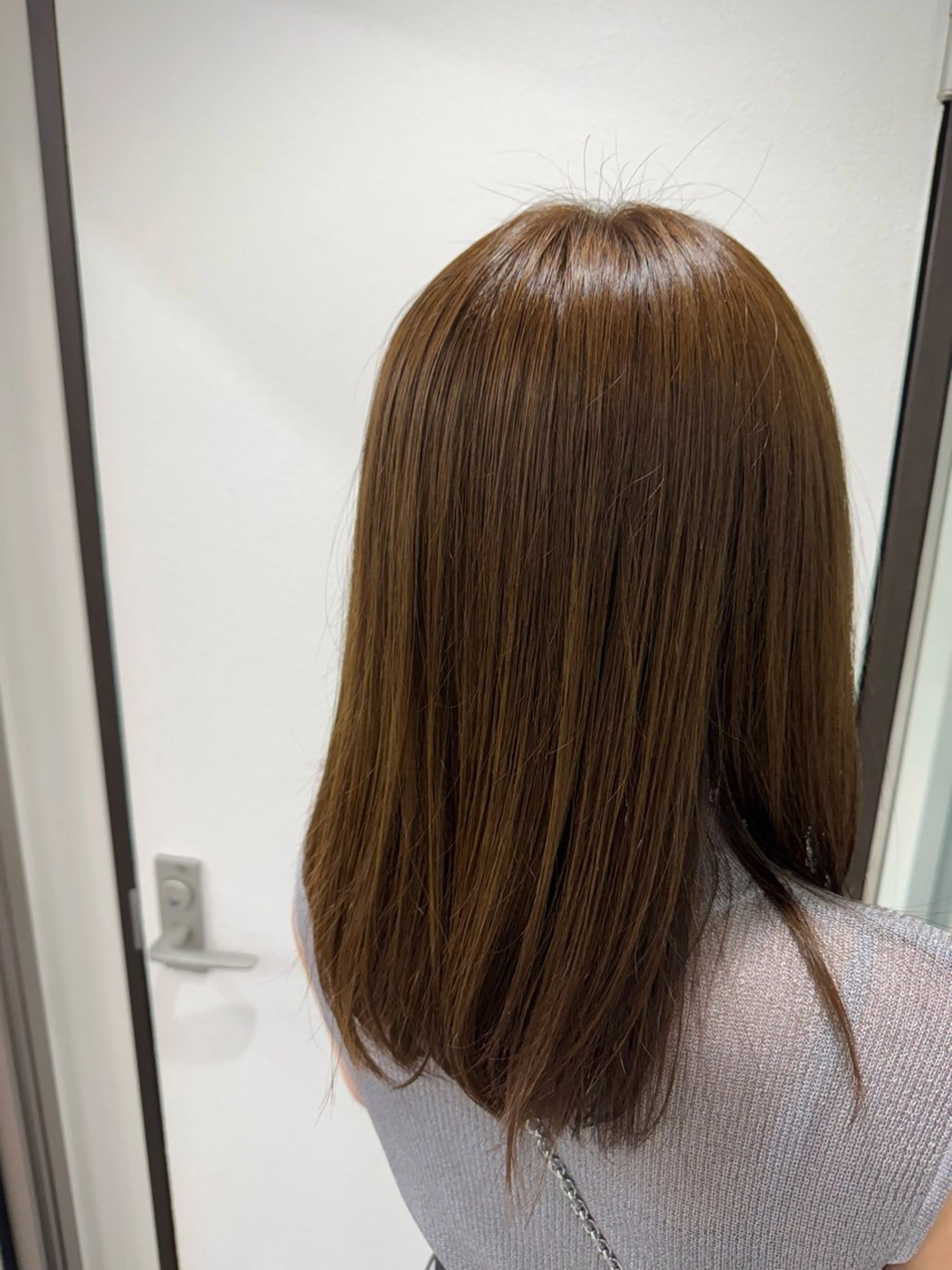 ミディアム カラー aoi .のヘアスタイル