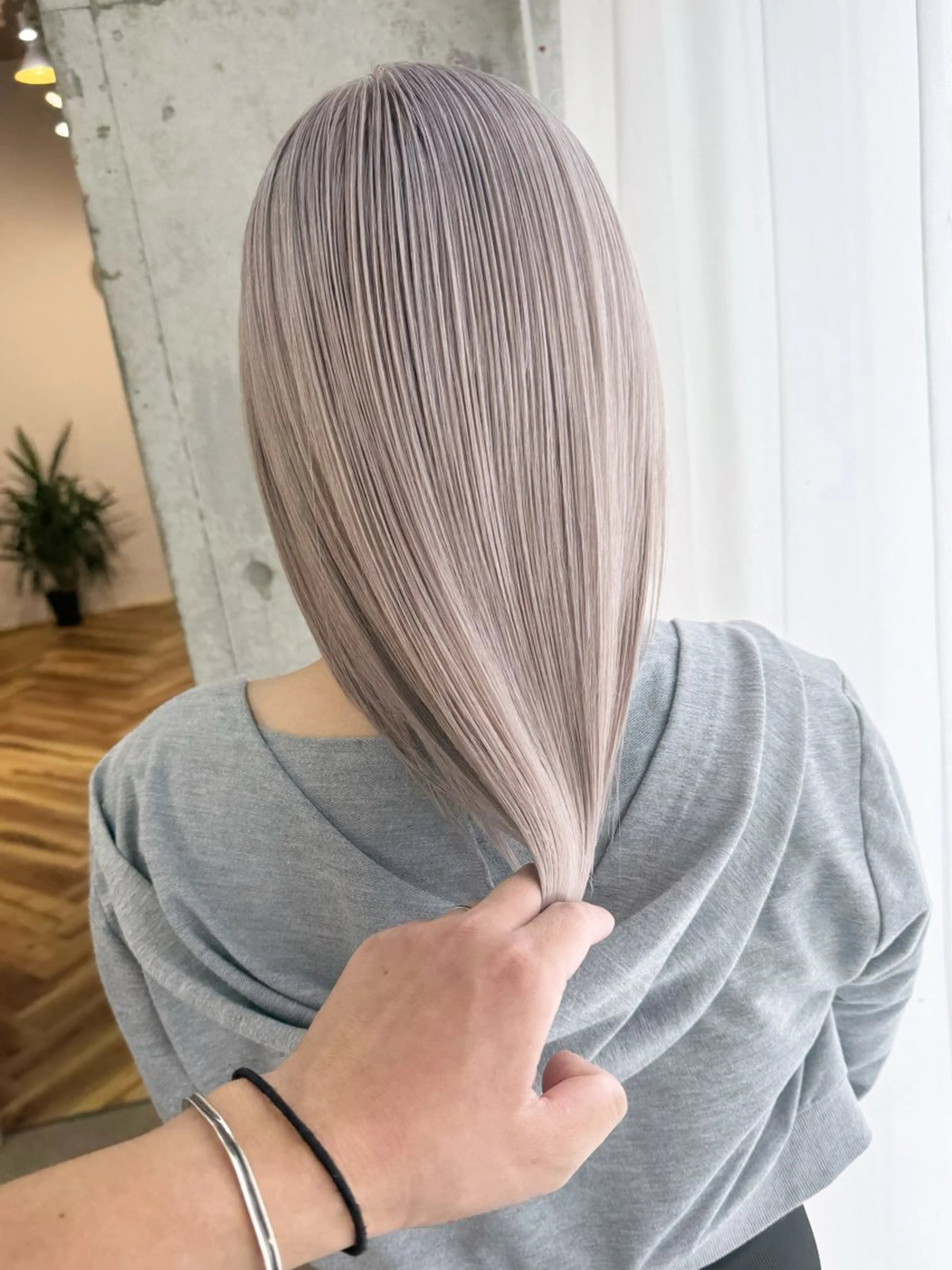 セミロング カラー ヘアアレンジ セミロングパーマ ブリーチ ケアブリーチ ダブルカラー ハイライトカラー ヘアカラー トリートメント lani ブリーチ /ダブルカラーのヘアスタイル