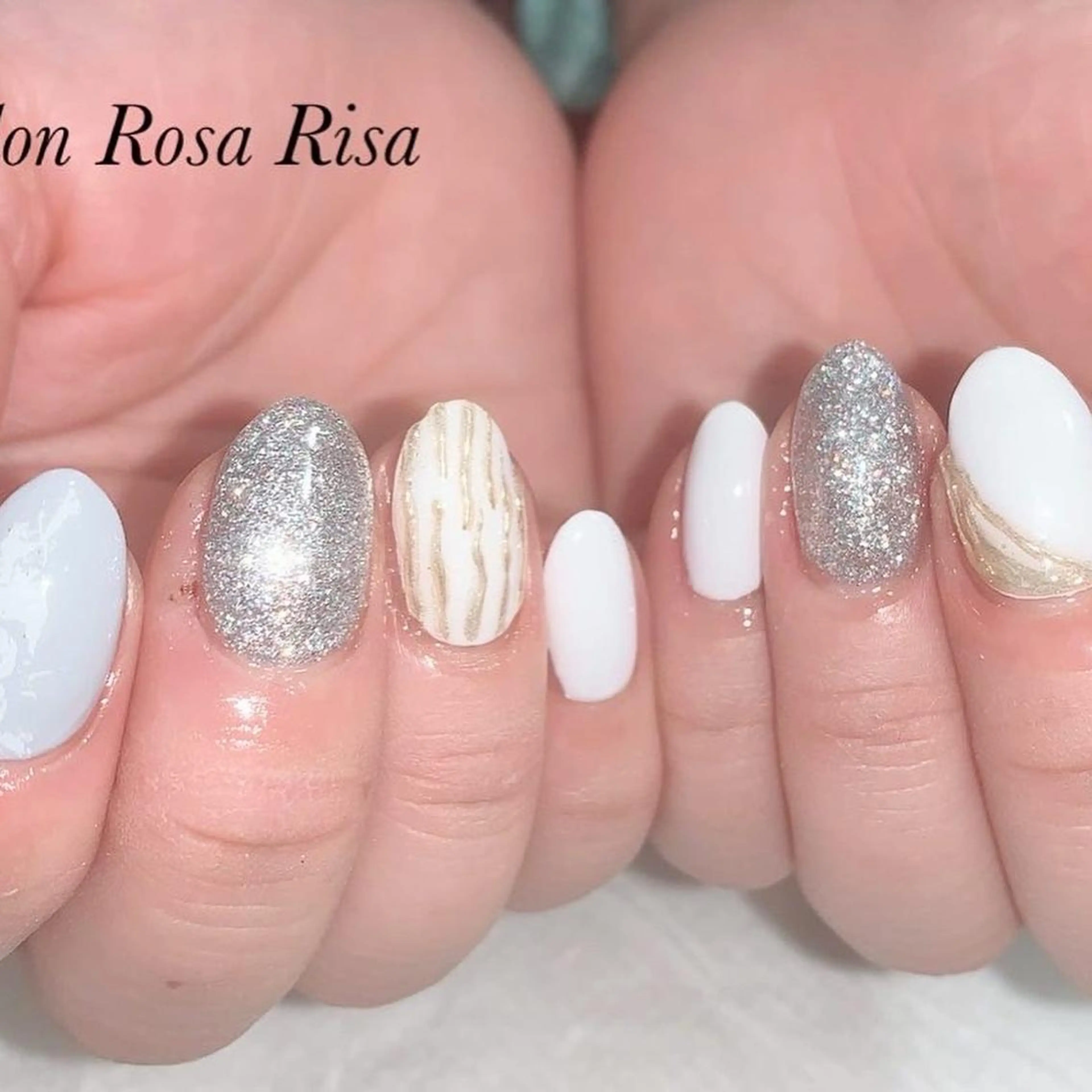 ミディアム ネイル フラッシュネイル ネイルスタジオ シェイクユアハンズのネイルデザイン