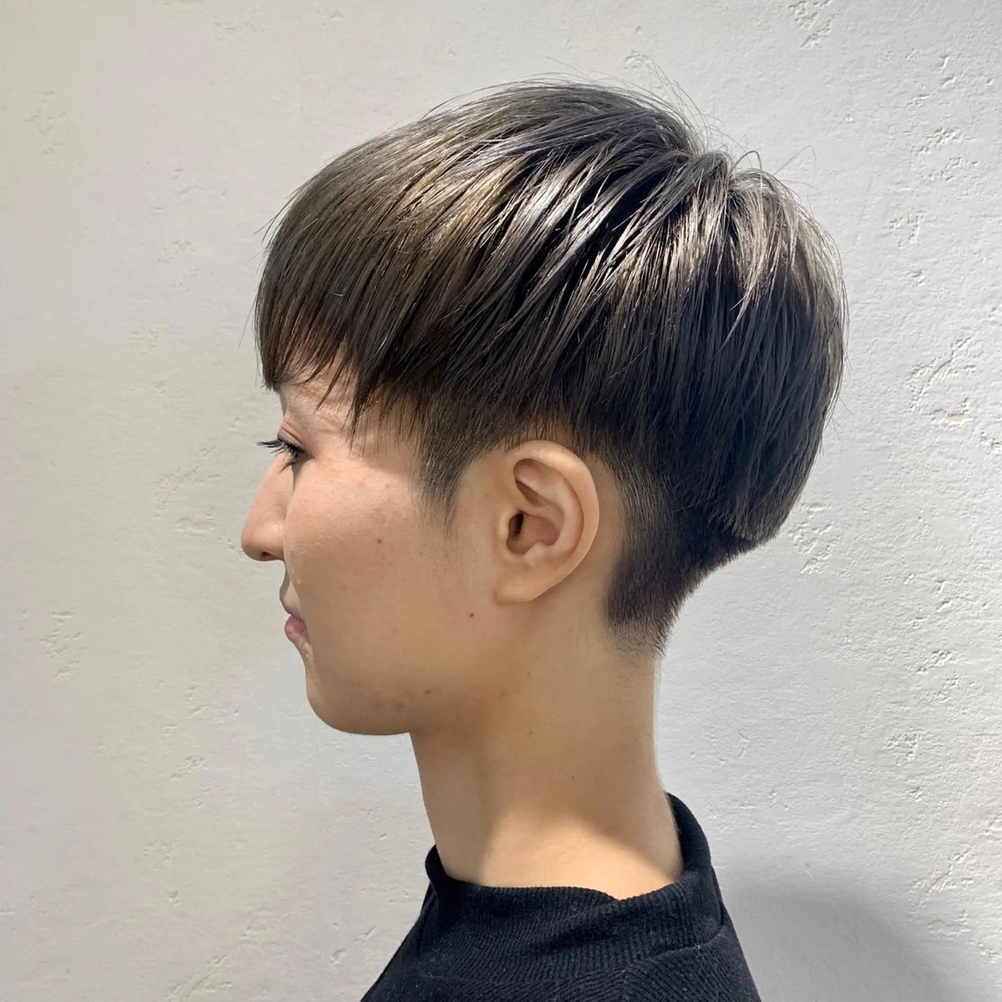 ショート カラー 坪内 麻里子のヘアスタイル