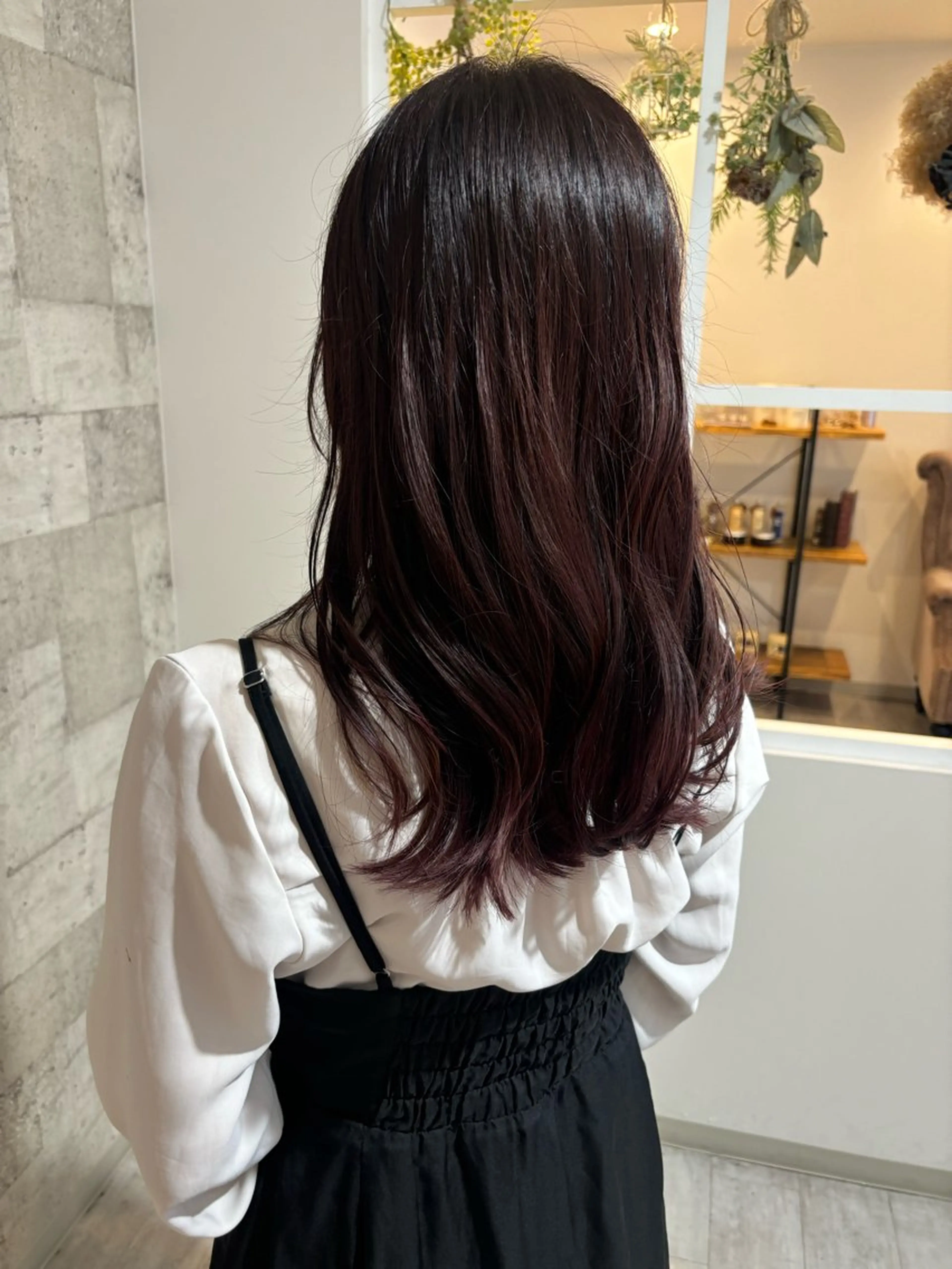 ロング ピンクラベンダー ヘアカラー 菅野 凪紗のヘアスタイル