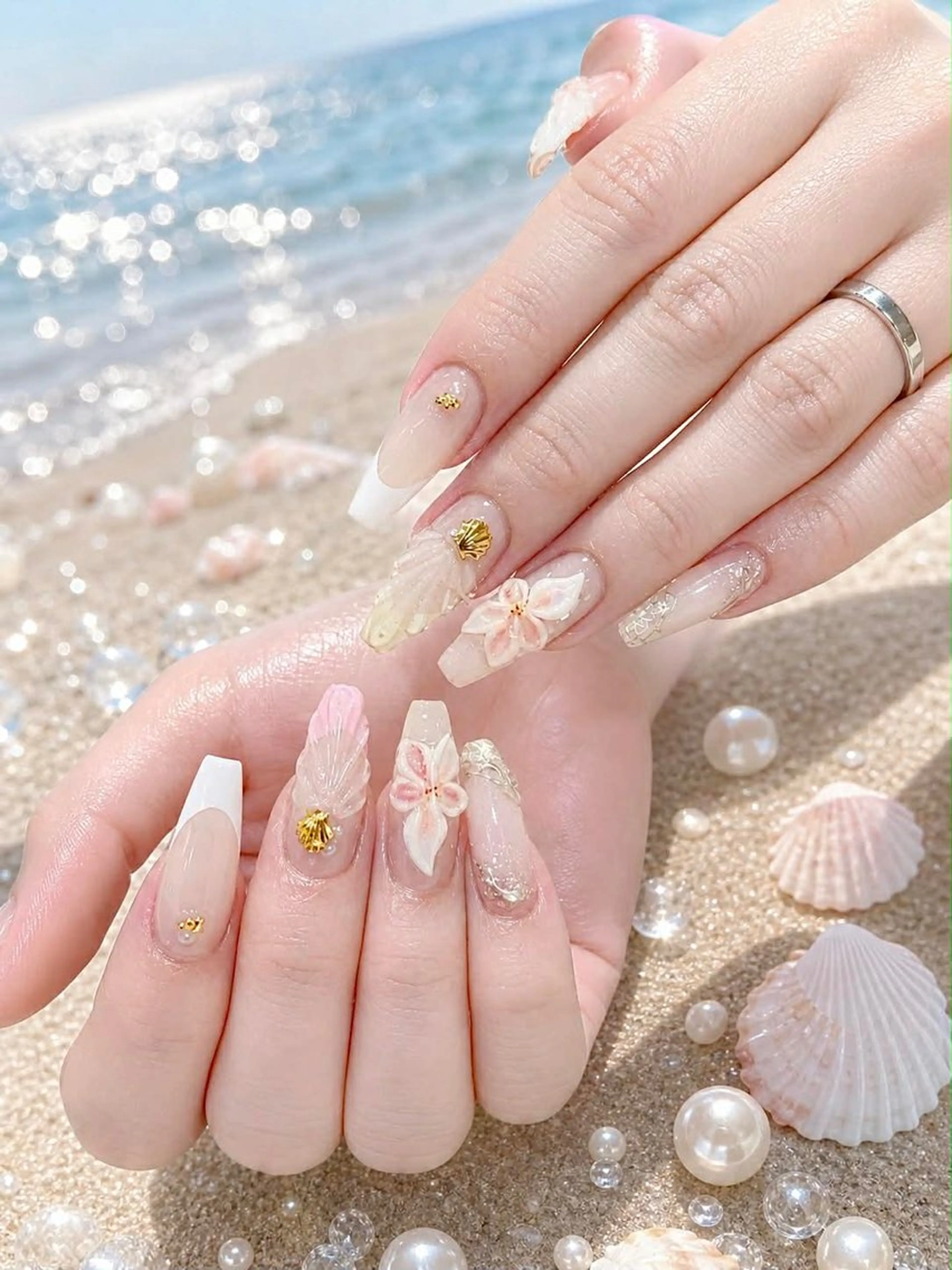 セミロング ハンドネイル Chann Channのネイルデザイン