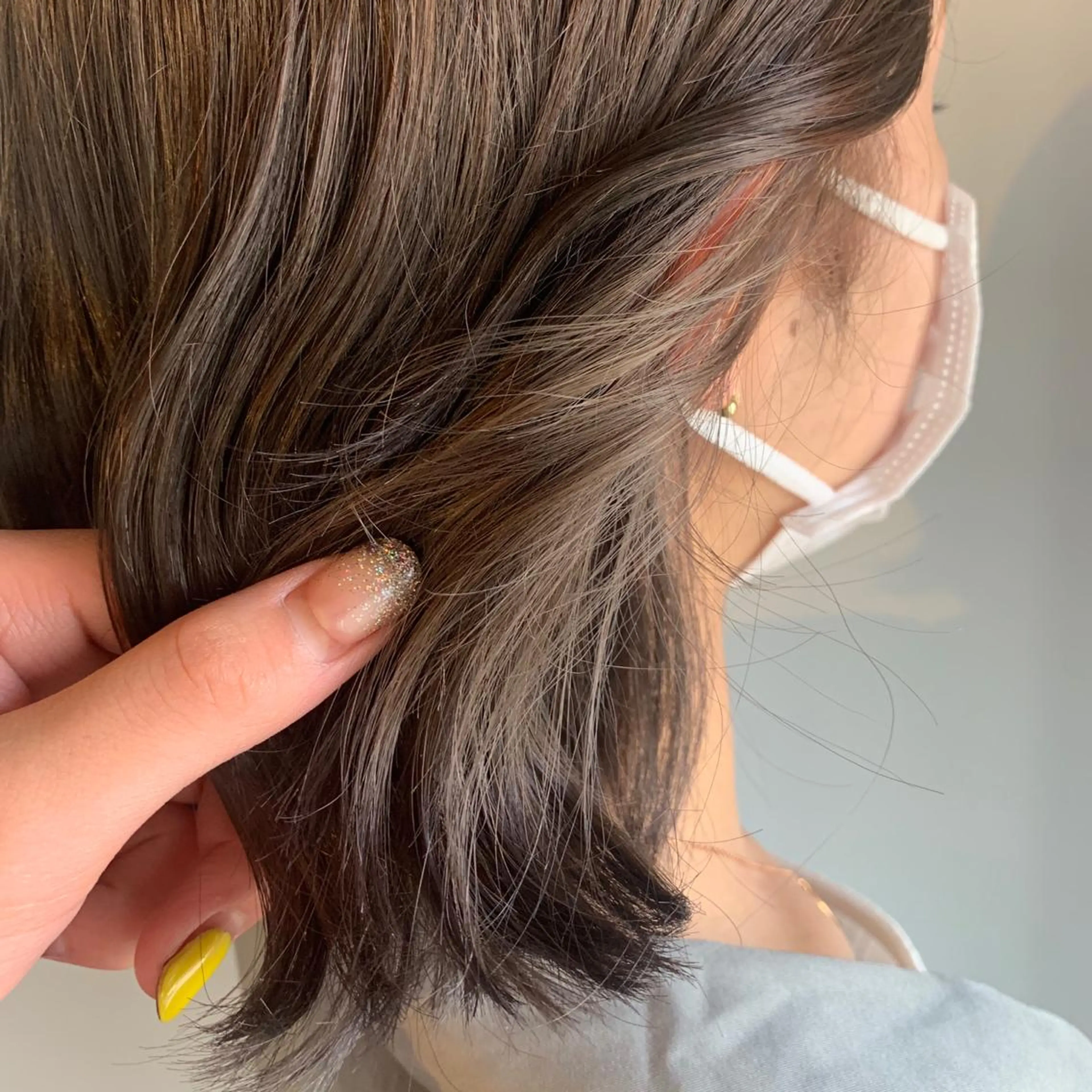 ミディアム カラー ヘアアレンジ ミディアムパーマ アクアカラー ダブルカラー グラデーションカラー ハイライトカラー カット ヘアカラー トリートメント Luana / 公式 / 大通のヘアスタイル