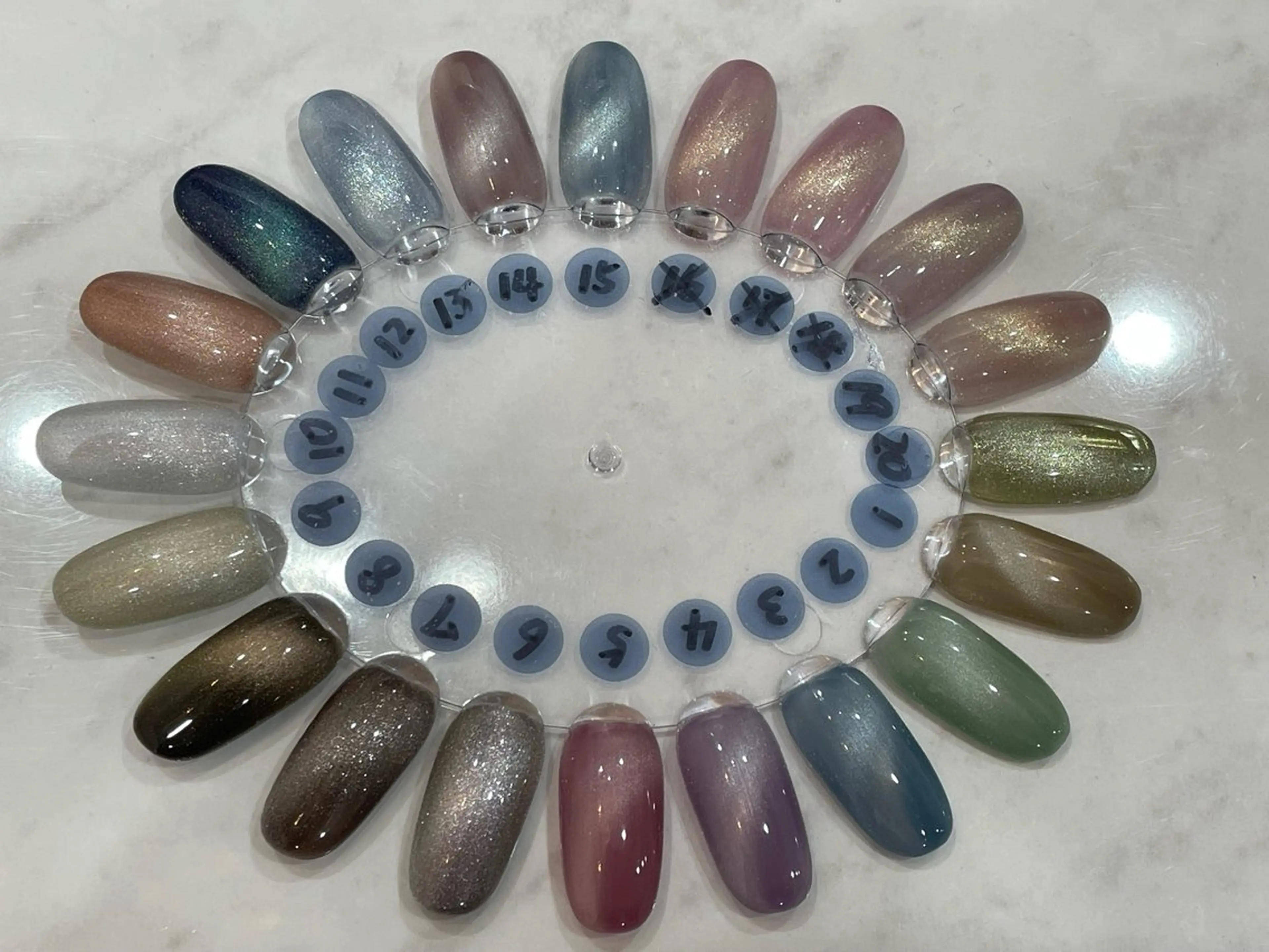 ネイル マグネットネイル Fen Nail熱田 ・Mayukoのネイルデザイン