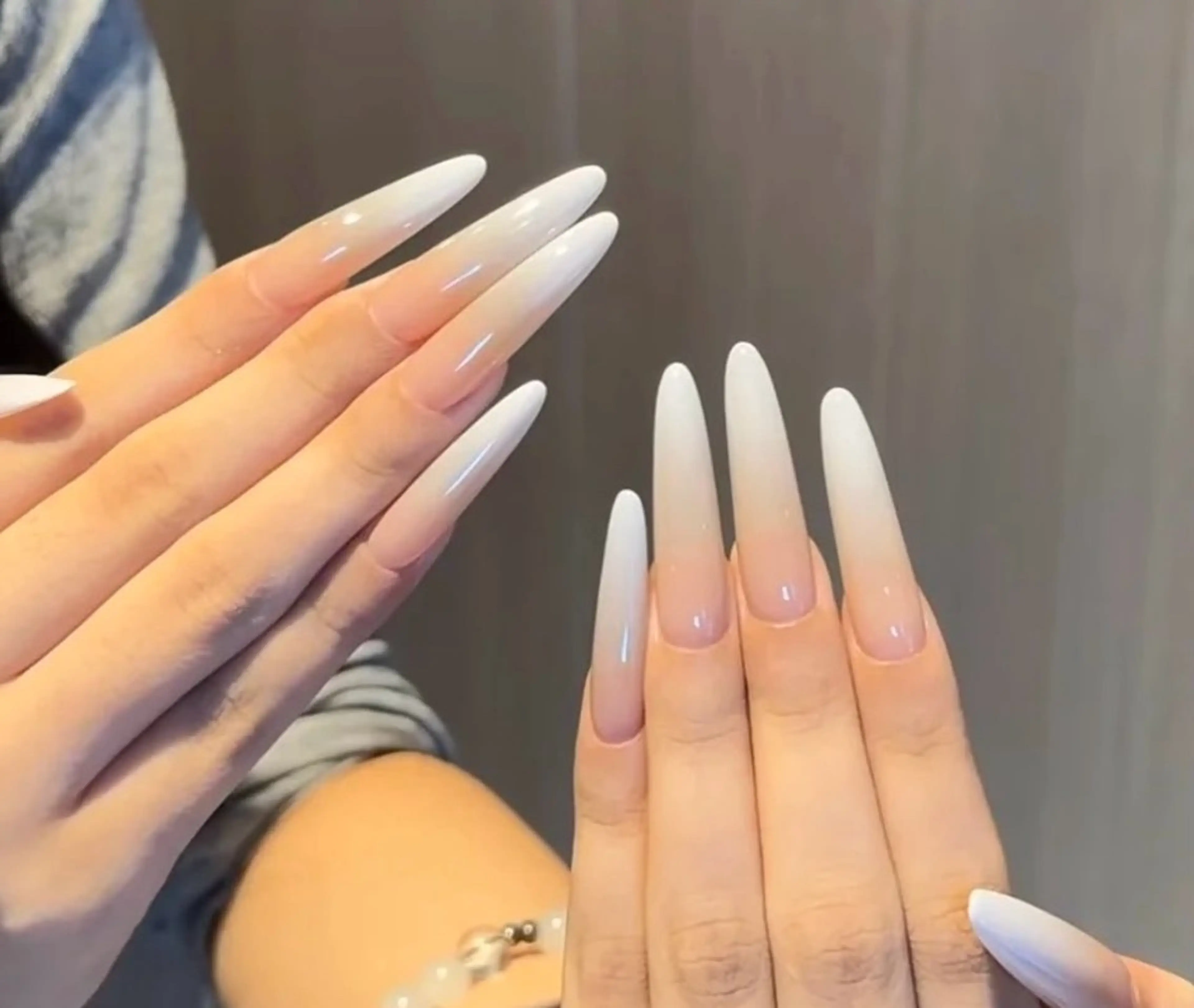 ネイル オーロラネイル フラワーネイル フットネイル フレンチネイル ジェルネイル ハンドネイル 長さだし専門 ありさのネイルデザイン