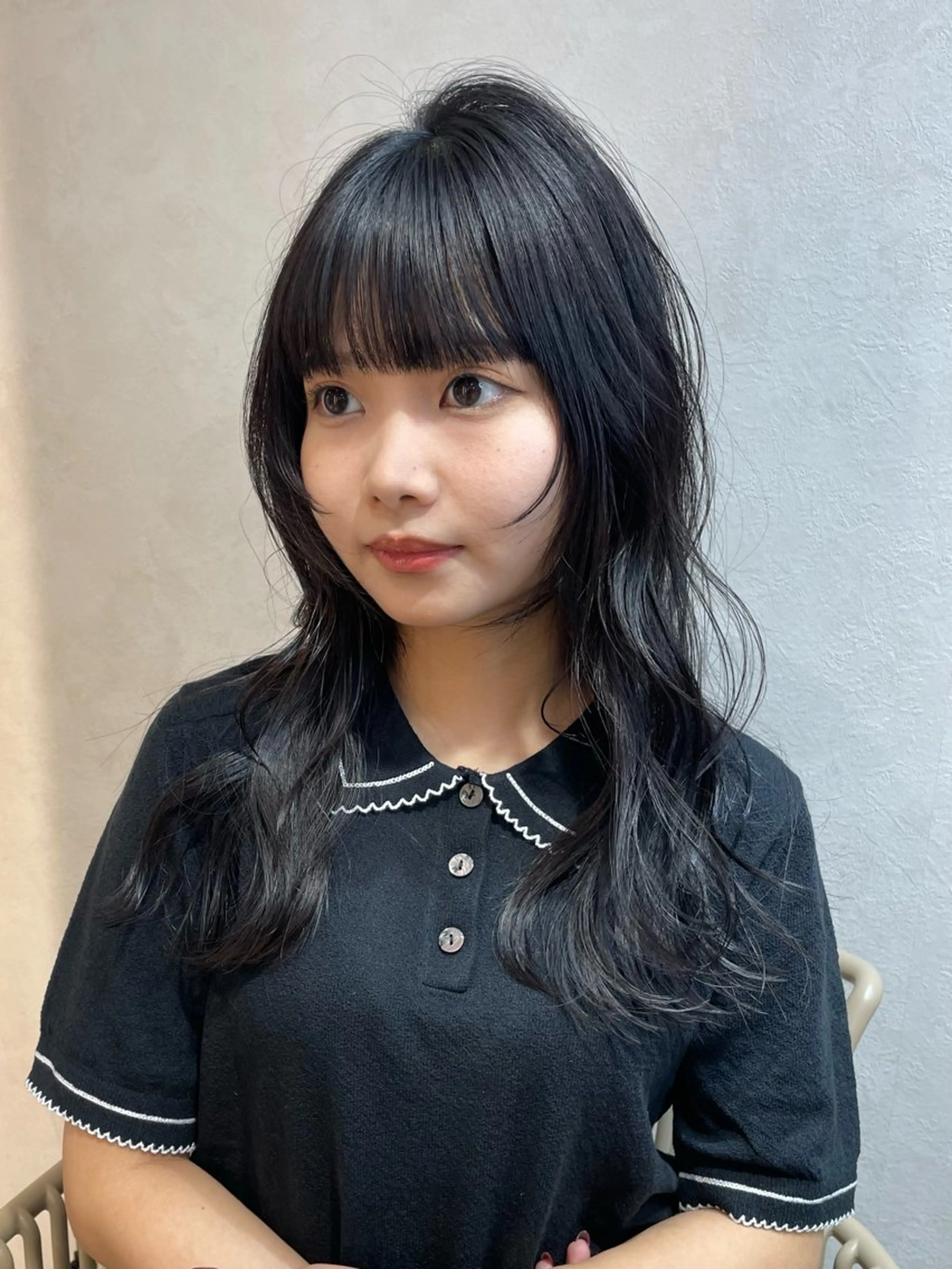 ミディアム 髪質改善 レイヤーカット 縮毛矯正 ウルフカット 酸性ストレート カット ヘアカラー トリートメント 🫧顔周りレイヤー/ ウルフ/縮毛/白倉のヘアスタイル