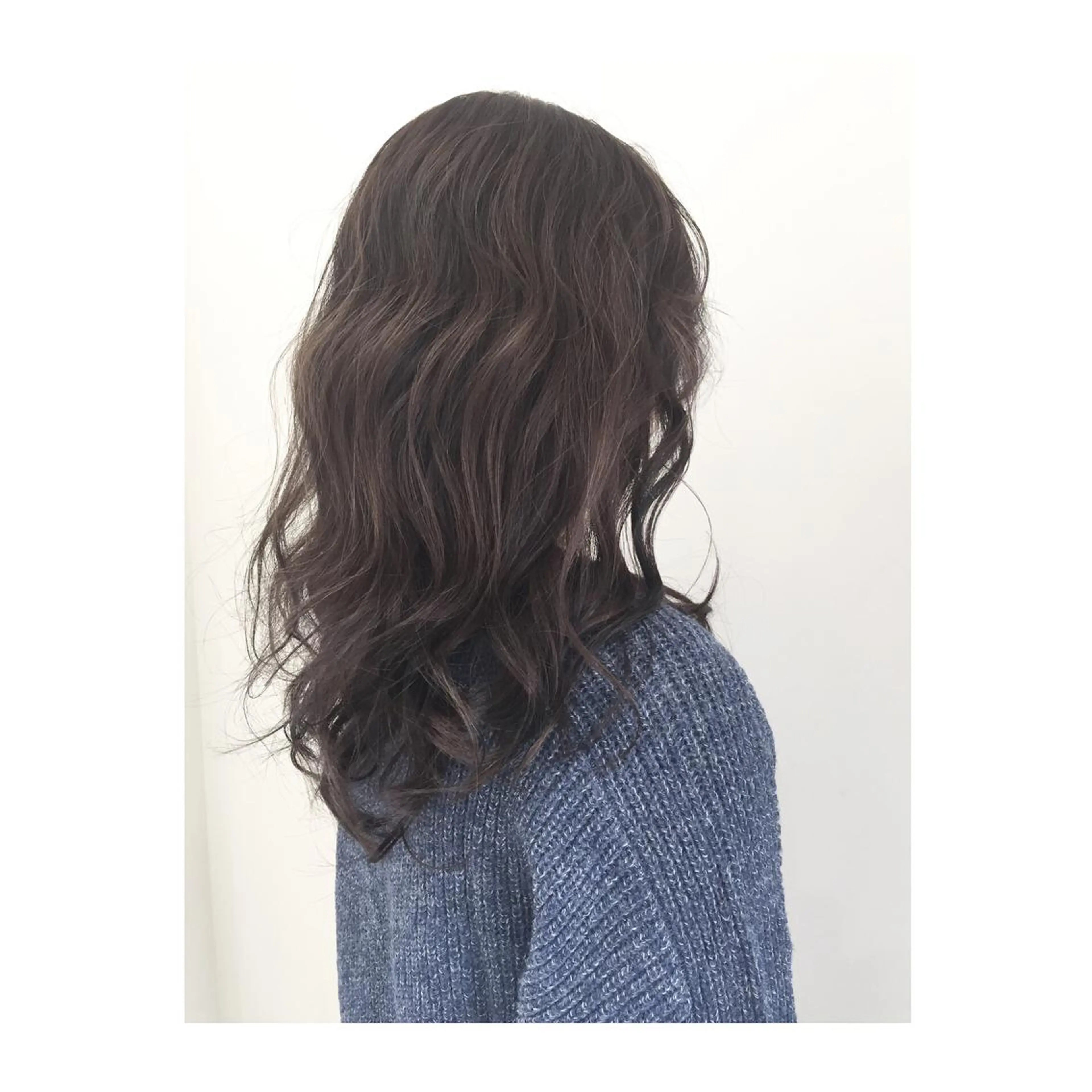 ミディアム カラー グレージュ ハイライトカラー イルミナカラー ハイライト ✂️小顔カット✂️ 山本有紀のヘアスタイル