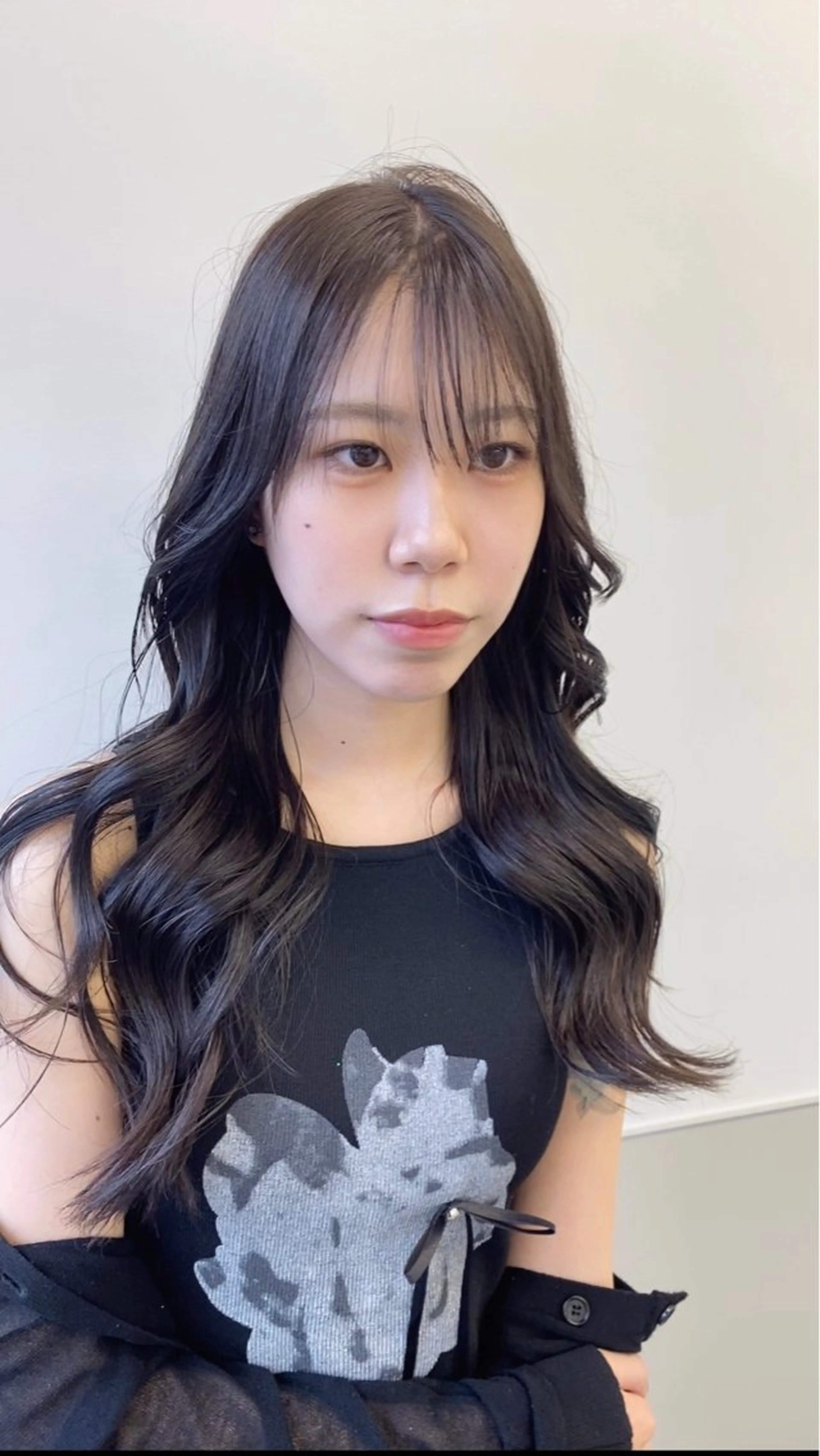 ロング カラー ダークグレー レイヤーカット ワンホンレイヤー 韓国ヘア🇰🇷 スズキのヘアスタイル