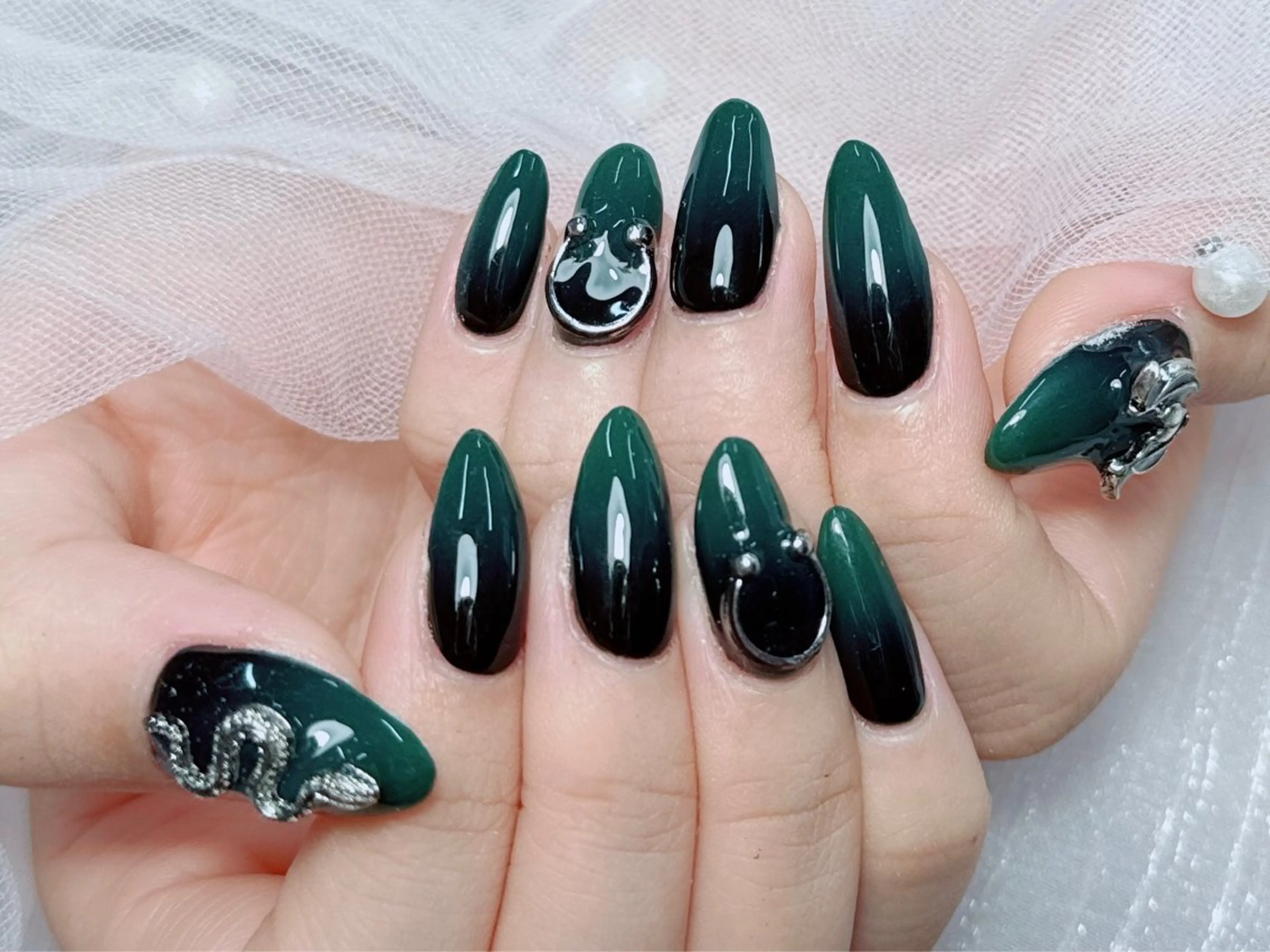 ネイル オーロラネイル チークネイル 長さ出し フットネイル フレンチネイル ハンドネイル NaNa nailのネイルデザイン