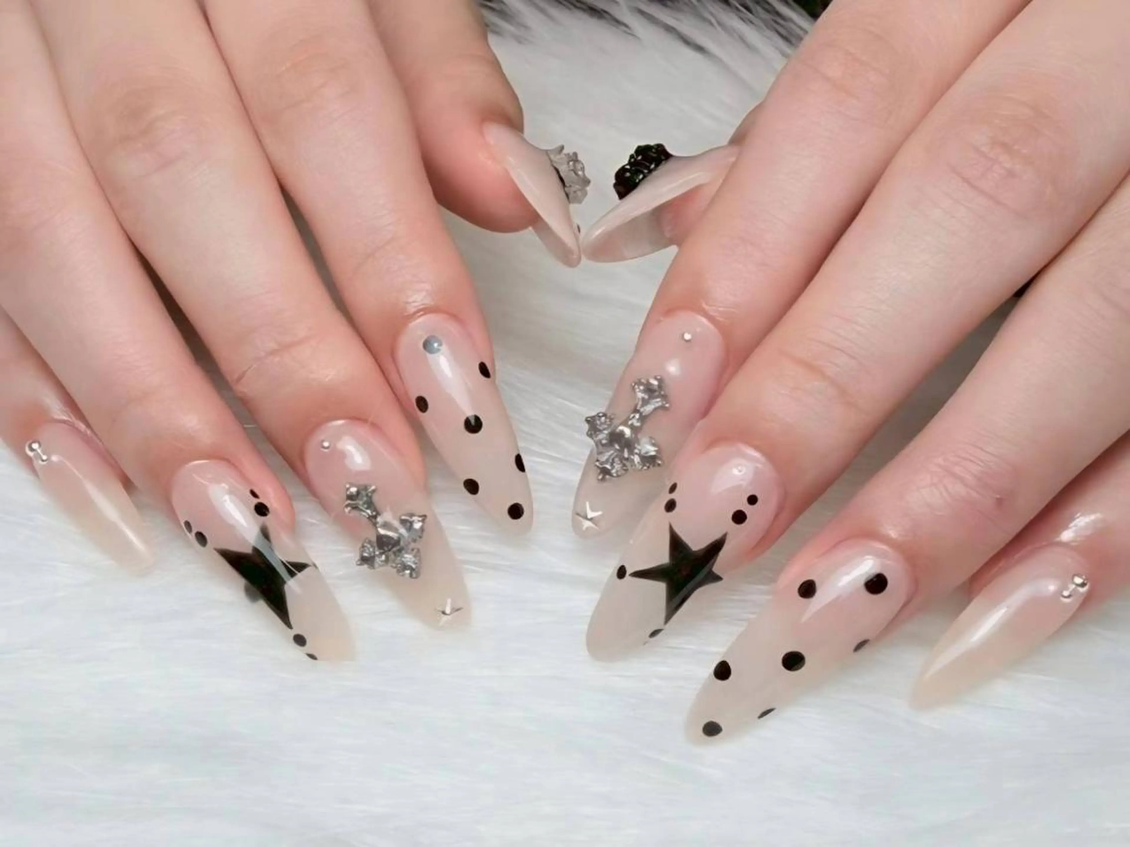 ネイル ジェルネイル 韓国ネイル マグネットネイル 持ち込み オフィスネイル ハンドネイル Nails by AN.*✧のネイルデザイン