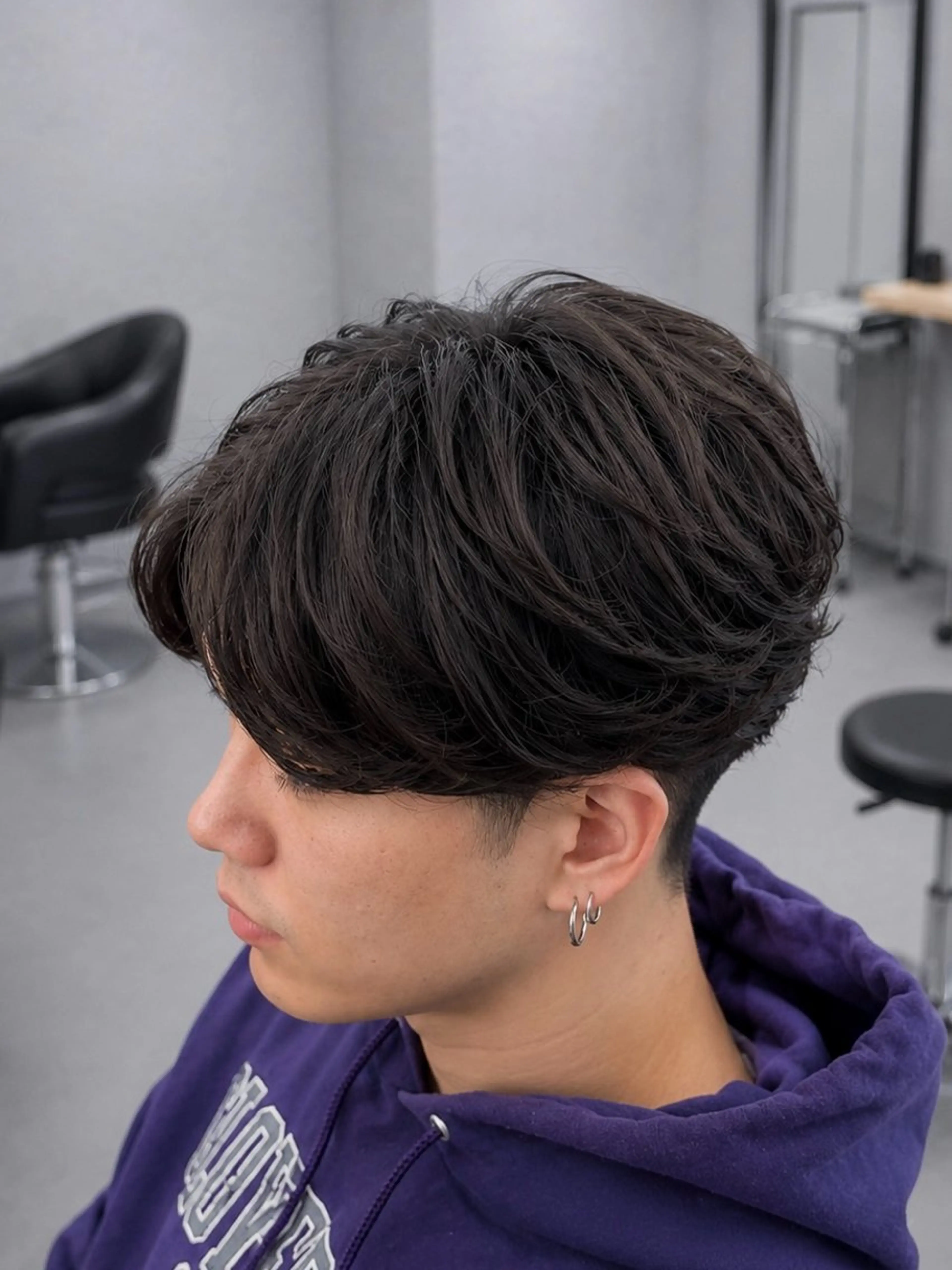 ミディアム パーマ ヘアアレンジ メンズ ミディアムパーマ フェザーパーマ メンズパーマ シャドーパーマ ニュアンスパーマ カット パーマ トリートメント ヘッドスパ ヘアセット 🔥ニュアンス フェザー小林海斗🔥のヘアスタイル