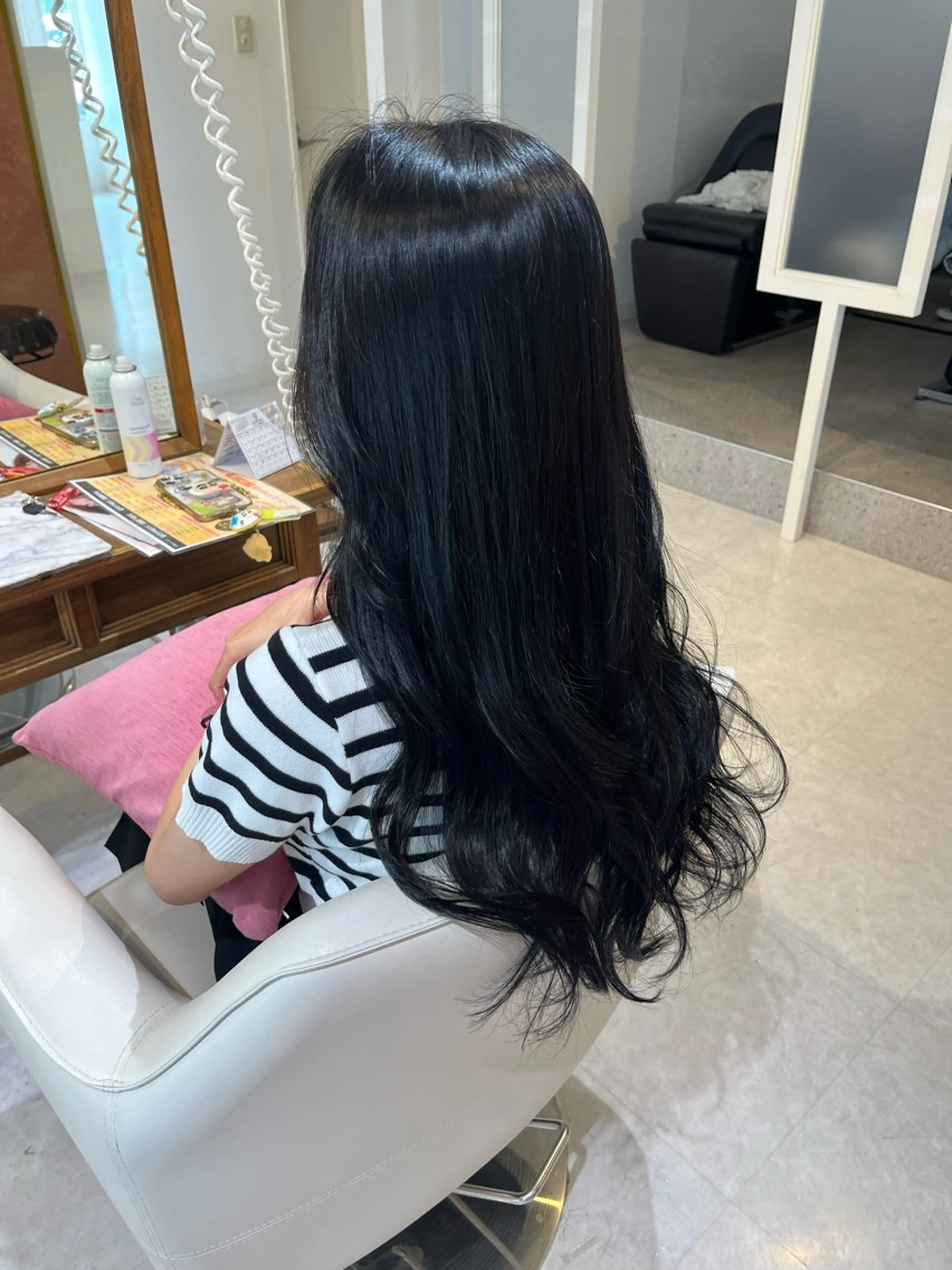 ロング ヘアカラー 梛木 唯のヘアスタイル
