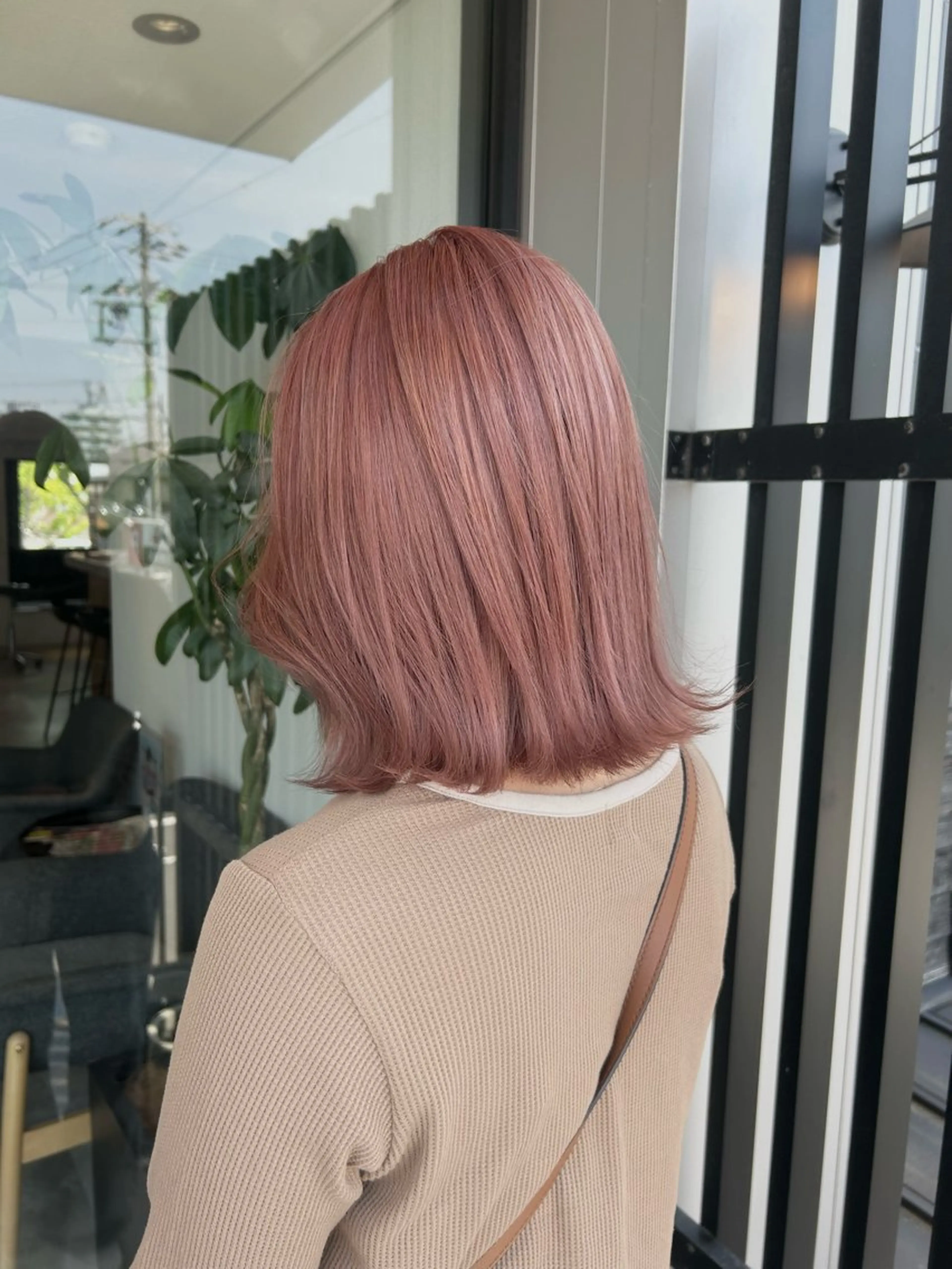 透明感抜群！！ケアブリーチを使ったWカラー☆アフタートリートメント付き♪※ロング料金＋1100円の写真