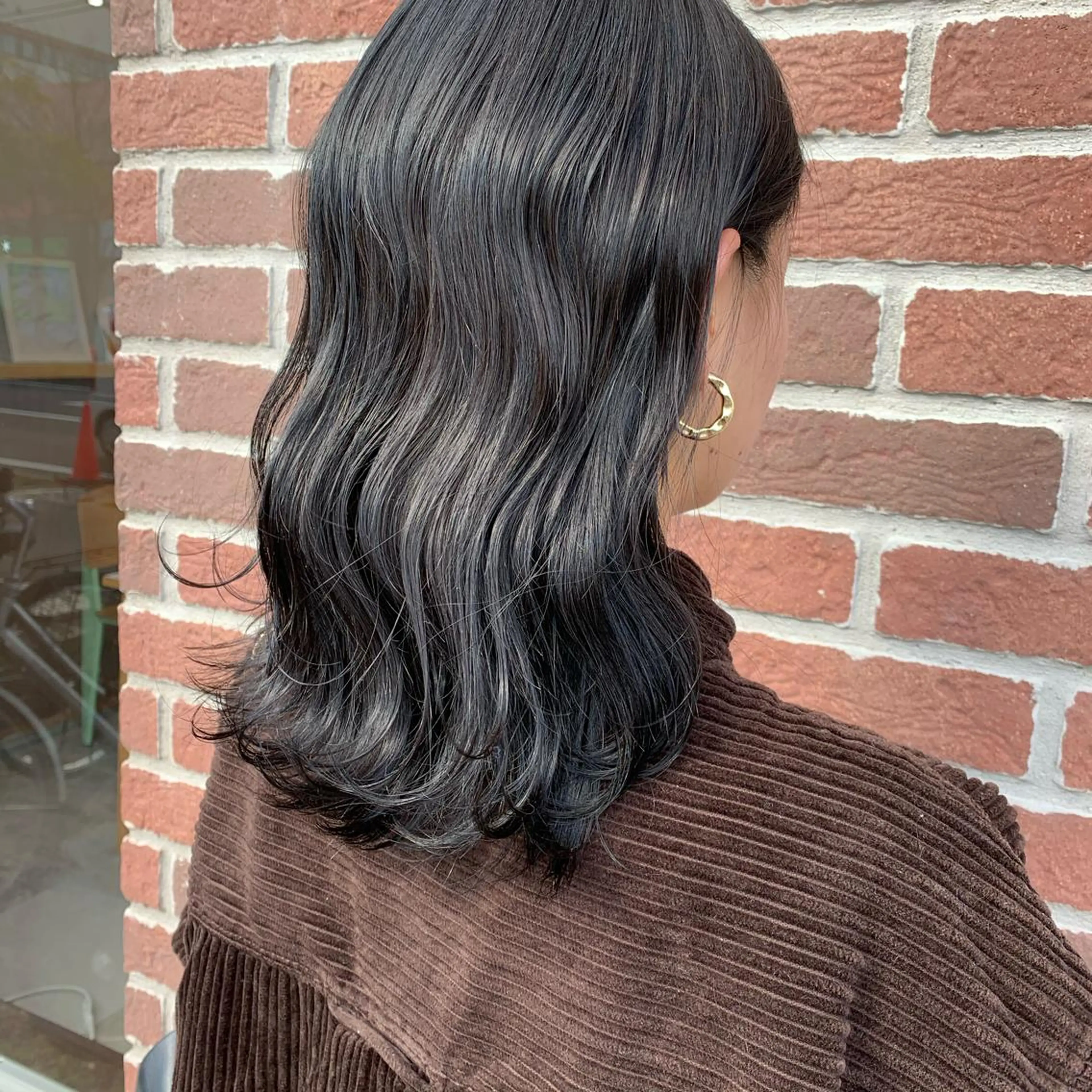 ミディアム カラー 黒髪 ブルーカラー ブルーブラック mako🌷ミニモ 限定クーポン多数🆕のヘアスタイル