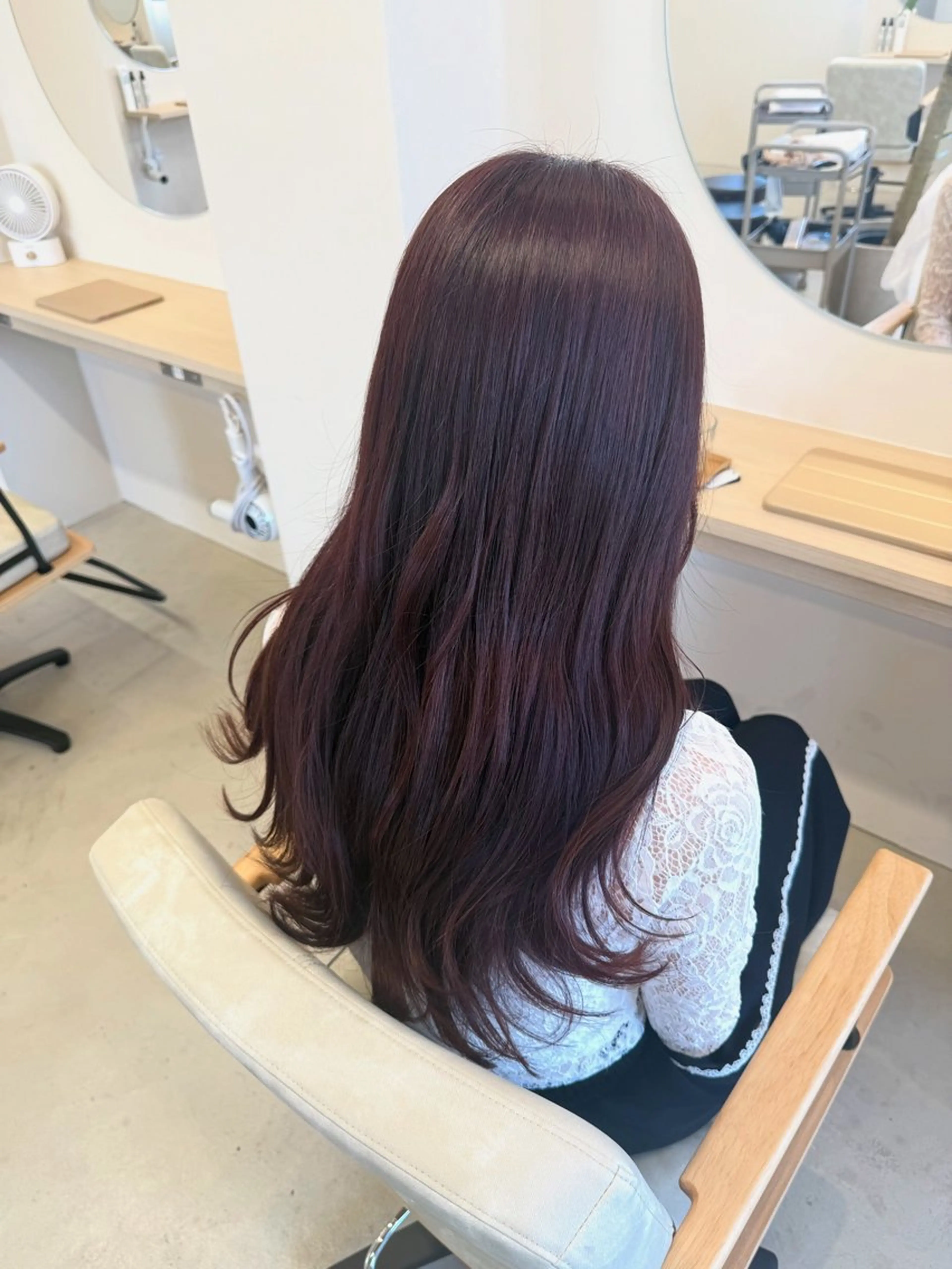 カラー 𝑨𝒊𝒎𝒆𝒓 小山/ arisaのヘアスタイル