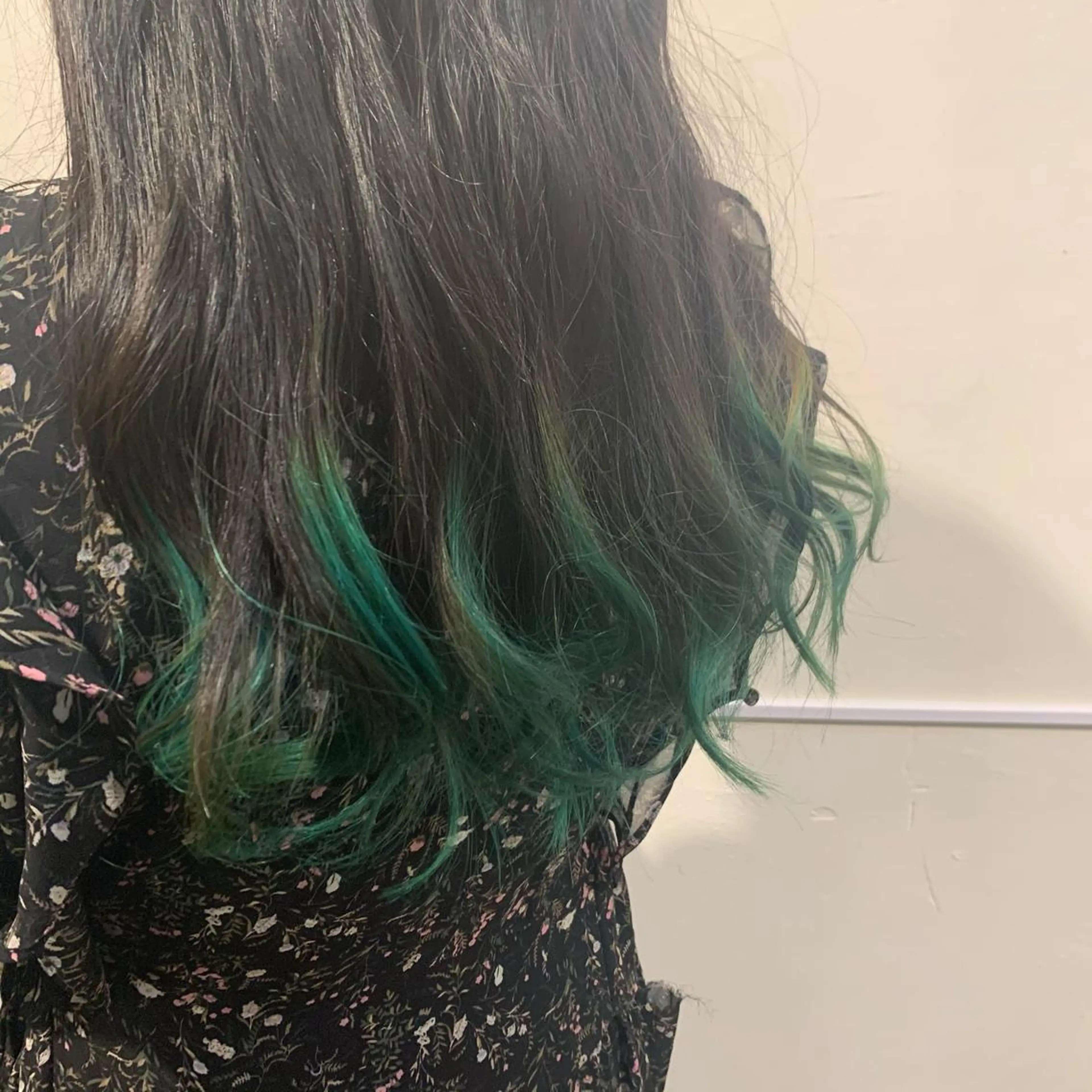 ロング カラー 佐藤 宰のヘアスタイル