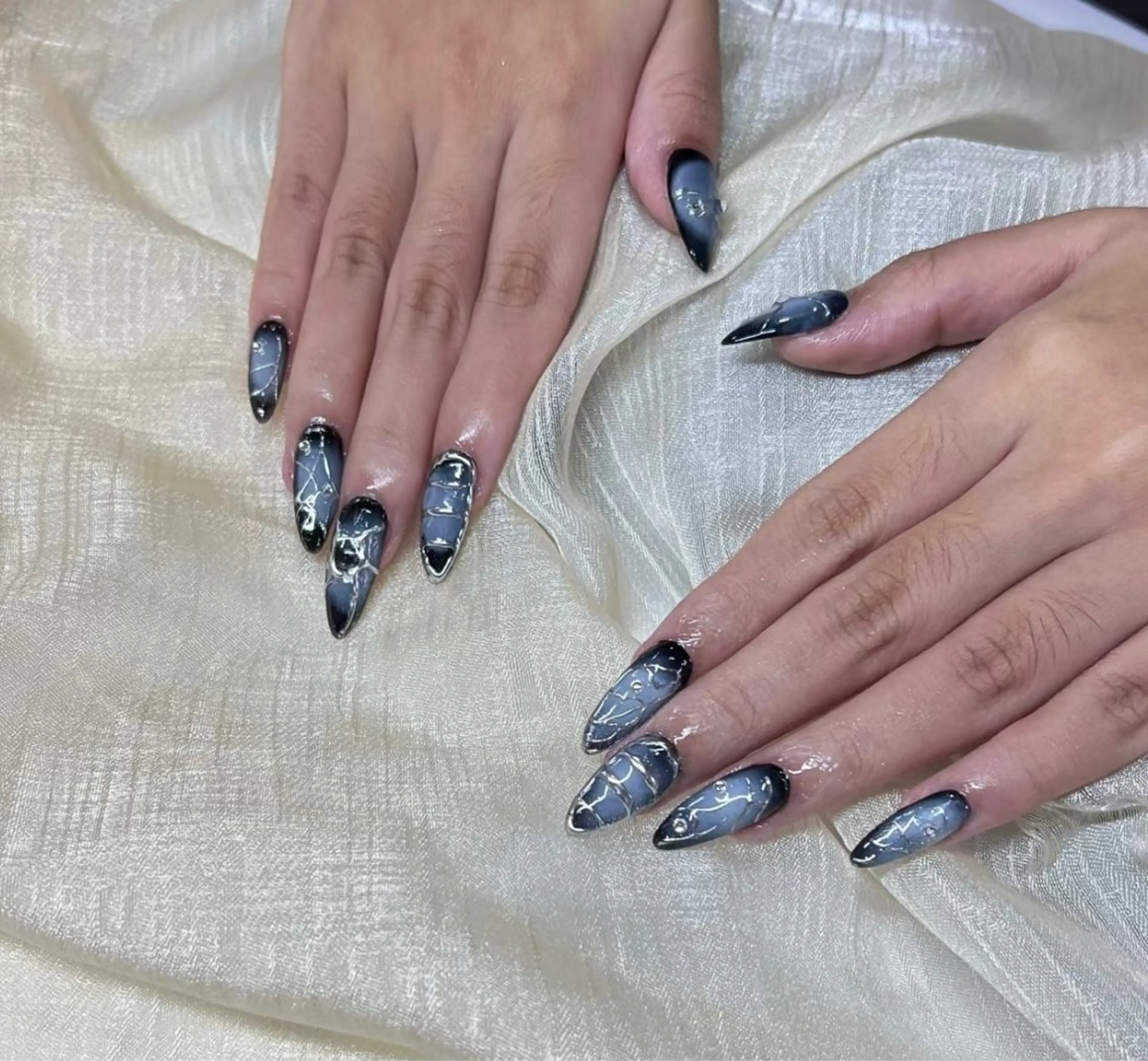 ネイル ハンドネイル ハンドケア 🍑 momo_nailのネイルデザイン