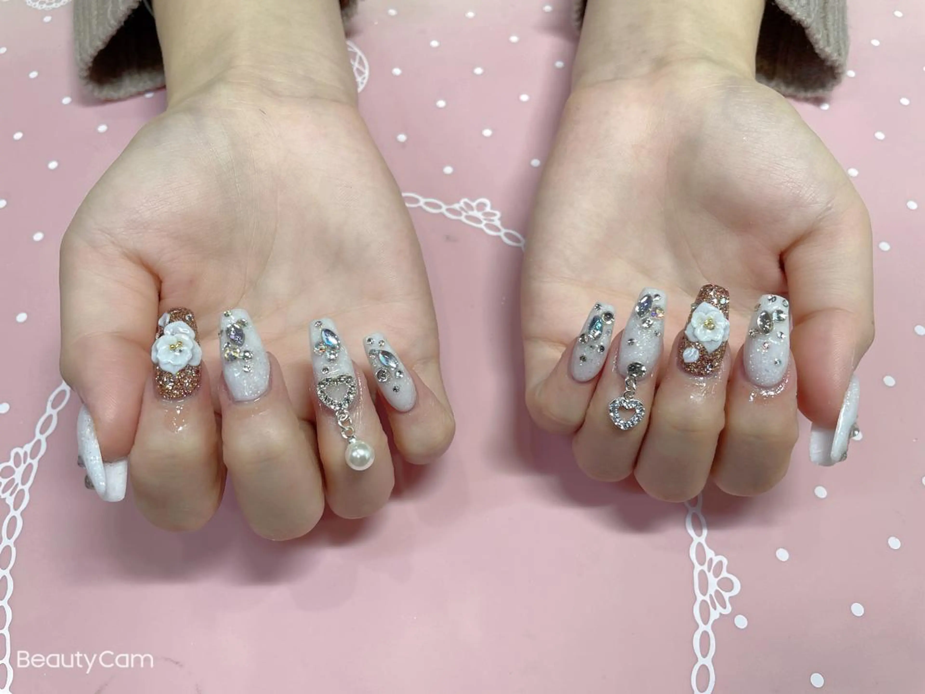 ミディアム ネイル ハンドネイル 《LB》ラブリエ Nail&eyeのマツエク・マツパデザイン